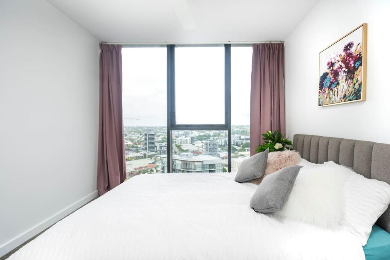 Apartment Stylish Decor 2br South Gym Pool Cine Bo12510 Brisbane