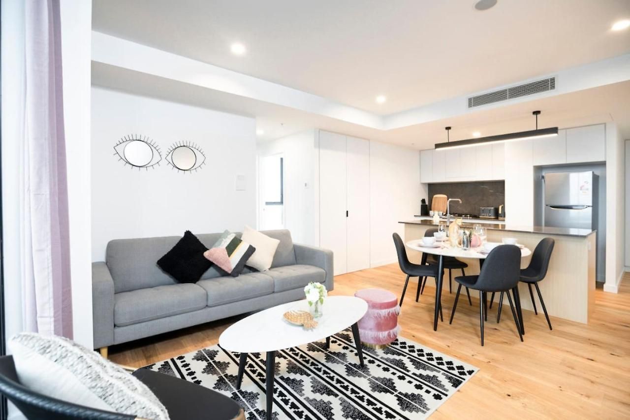 Apartment Stylish Decor 2br South Gym Pool Cine Bo12510 *
