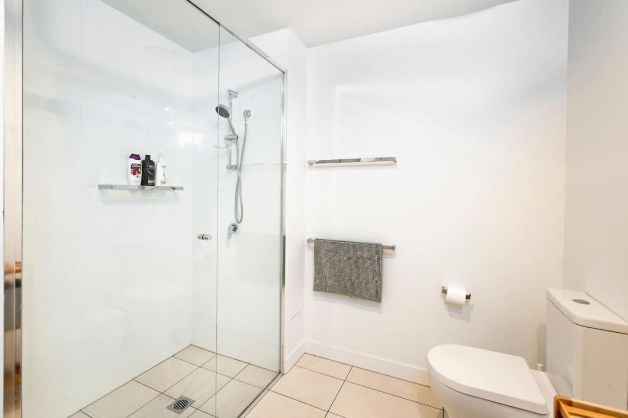 Apartment Prime 2br Location Pool Parking Bct 1004 Brisbane