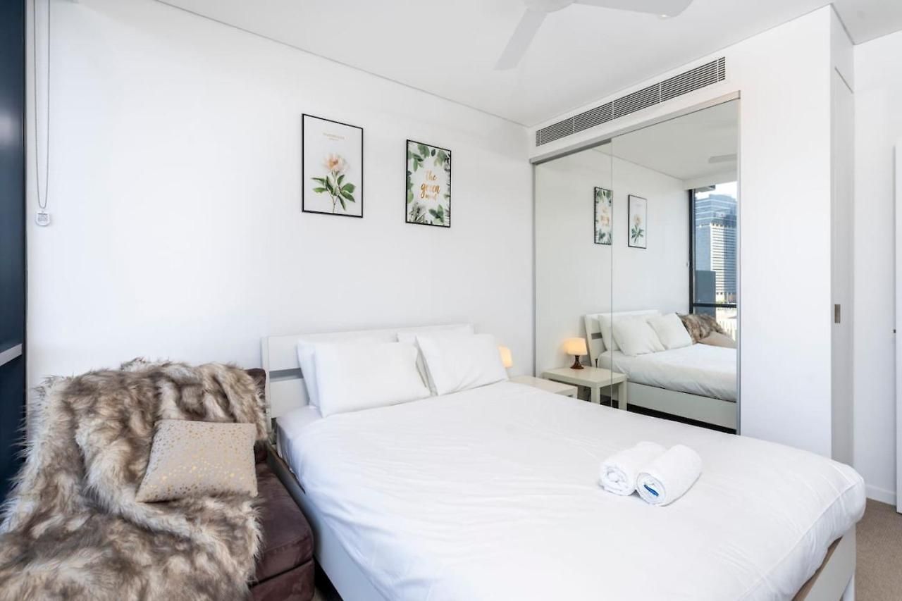 Prime 2br Location Pool Parking Bct 1004 *