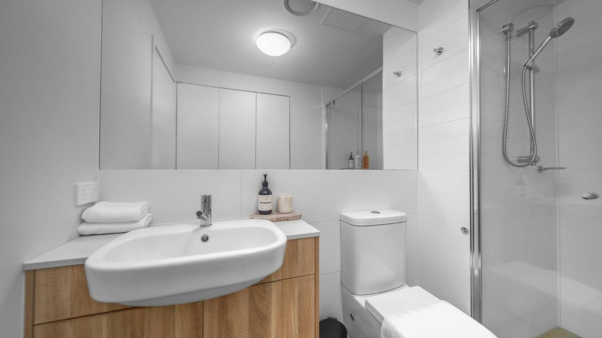 2br In Proximity Hamilton With Carpark Apartment Brisbane