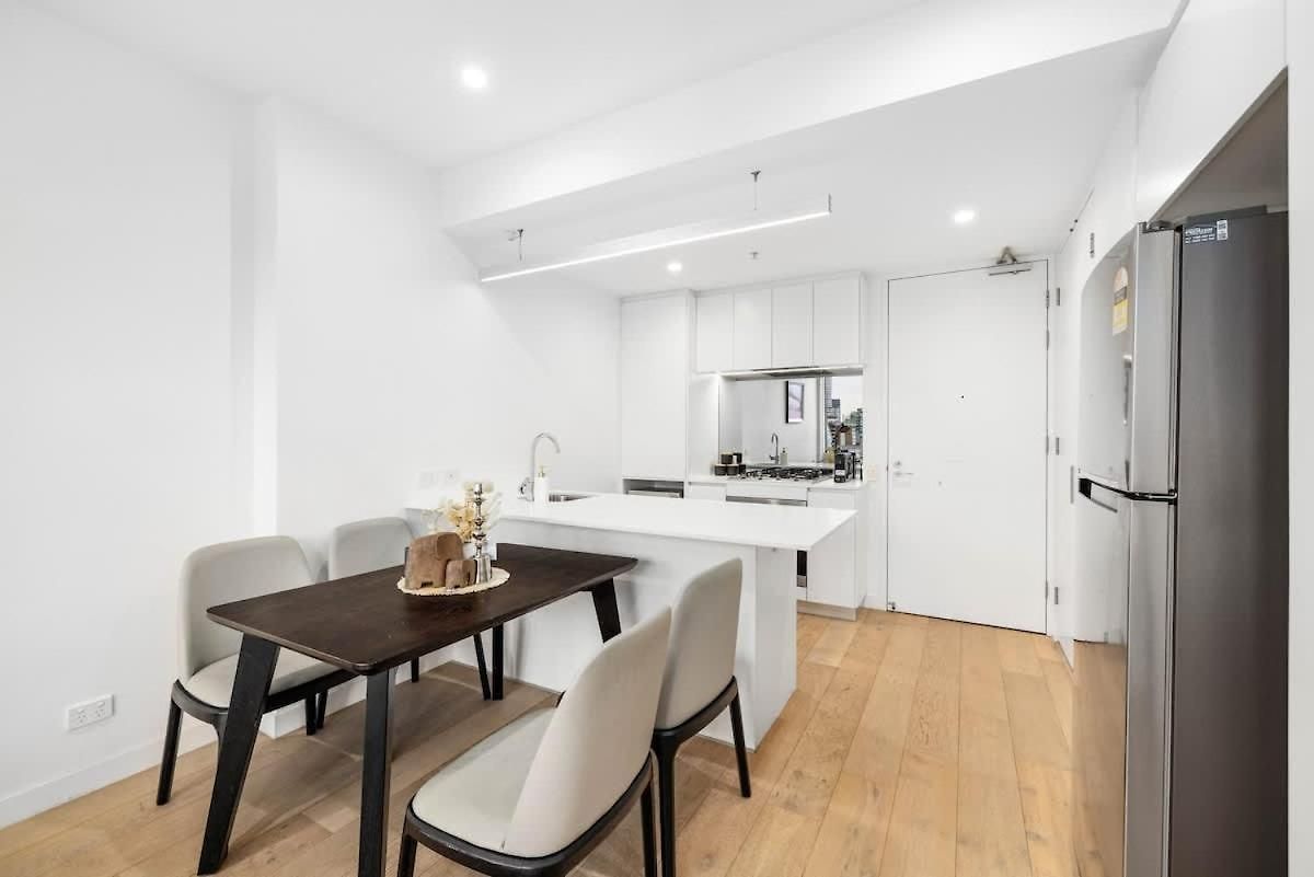 Stylish 2br Retreat Walk To Shop & Local Hotspots Apartment Brisbane