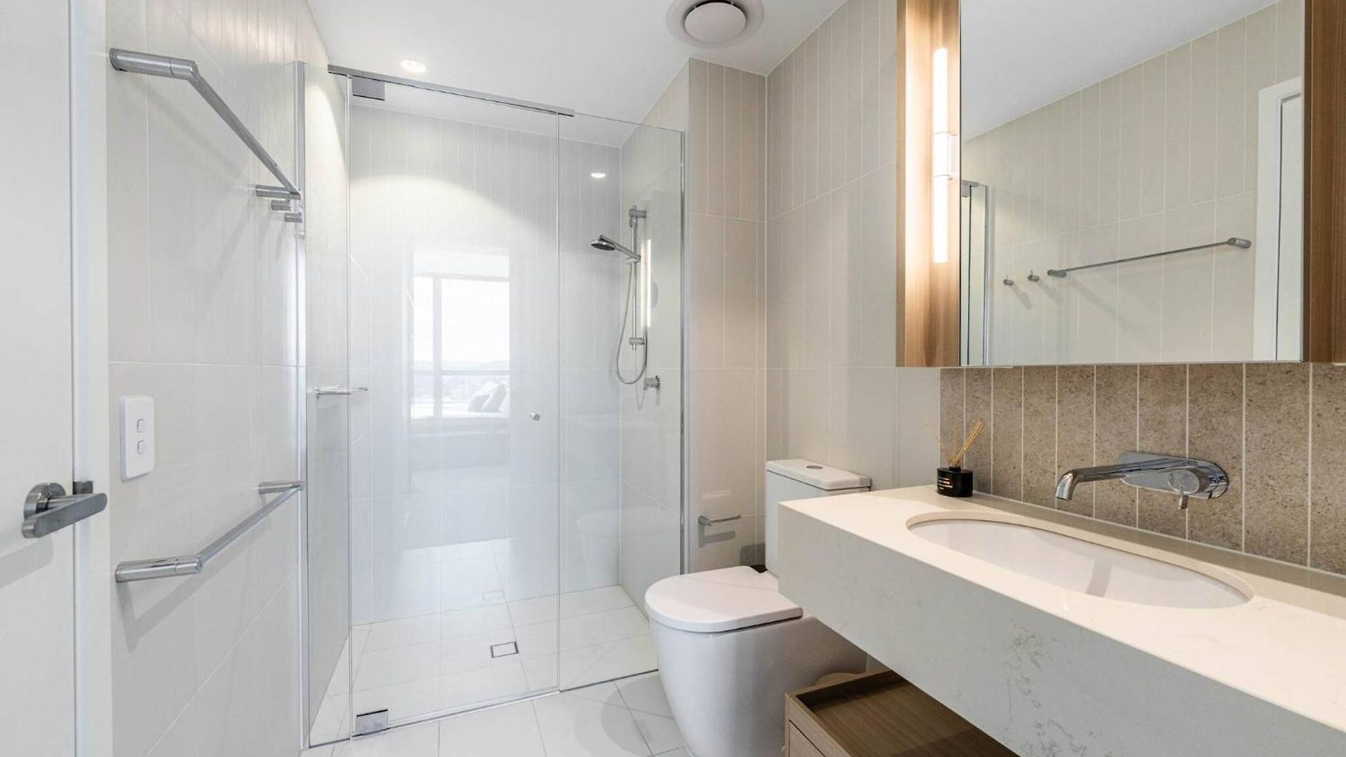 1br In Queen's Wharf Lv 29 With Sofa Bed And Carpark Apartment Brisbane