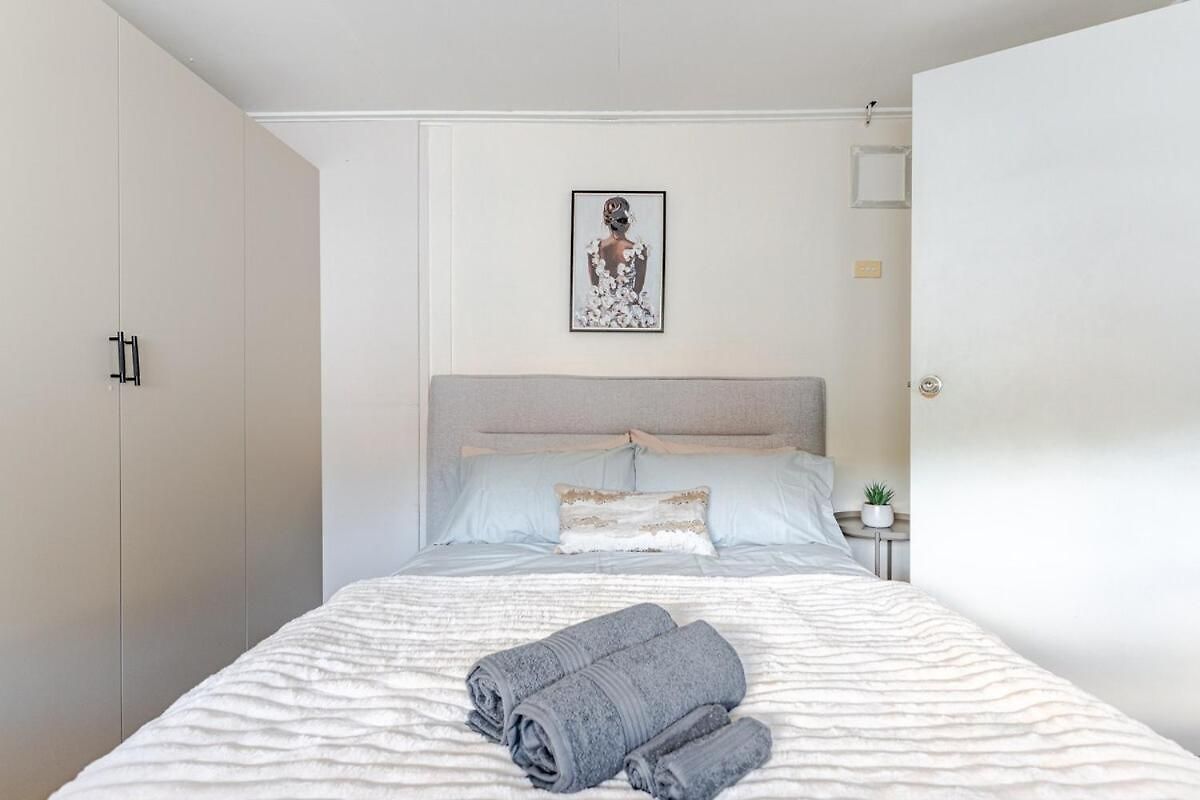 Holiday home A5q Abnb-style 3br House With Balcony & 2 Free Parking Nr Portside Wharf Brisbane