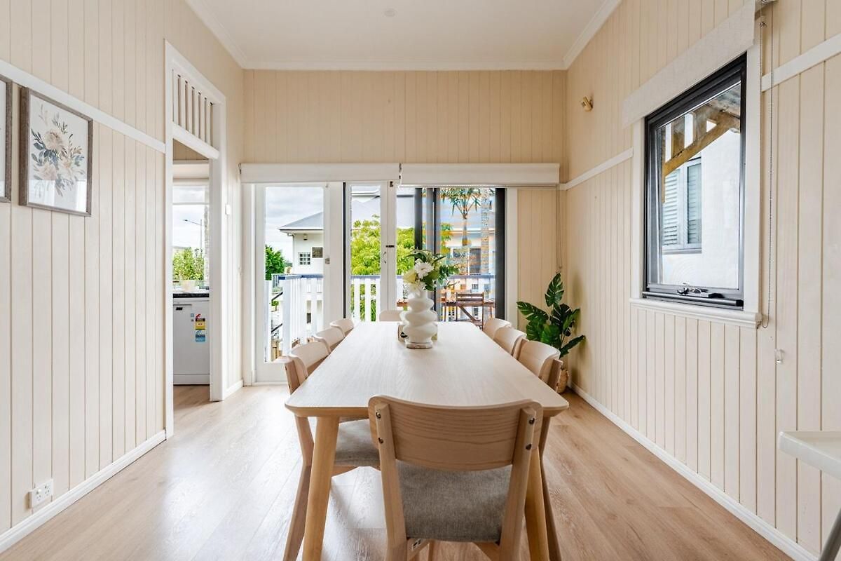 A5q Abnb-style 3br House With Balcony & 2 Free Parking Nr Portside Wharf * Brisbane