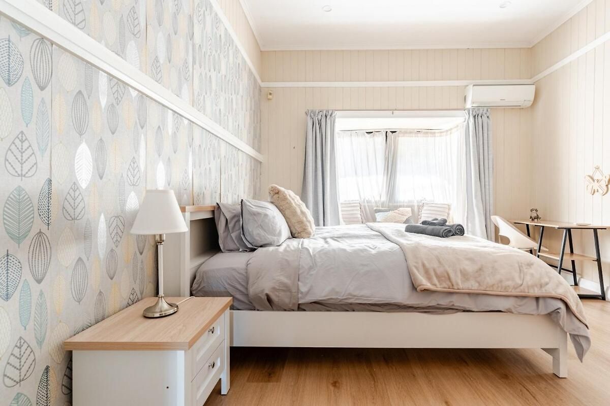 A5q Abnb-style 3br House With Balcony & 2 Free Parking Nr Portside Wharf *
