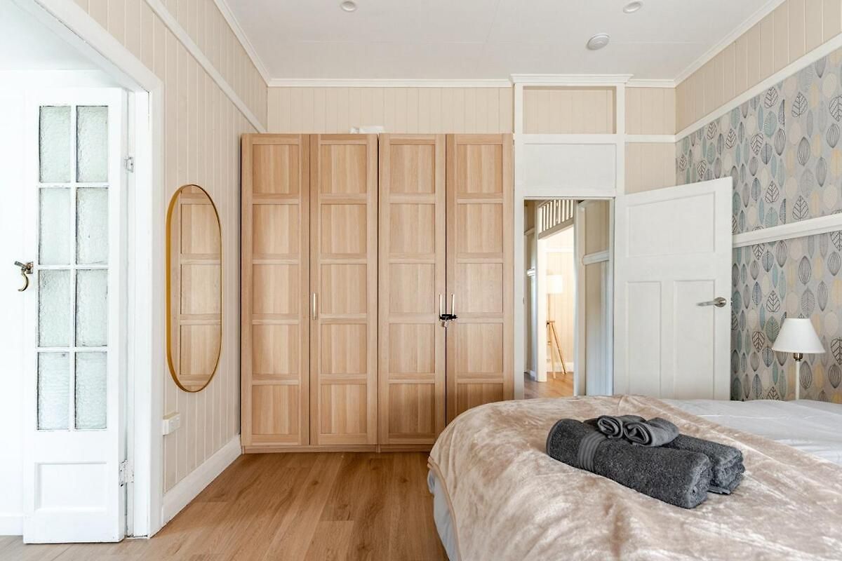 A5q Abnb-style 3br House With Balcony & 2 Free Parking Nr Portside Wharf Holiday home Brisbane