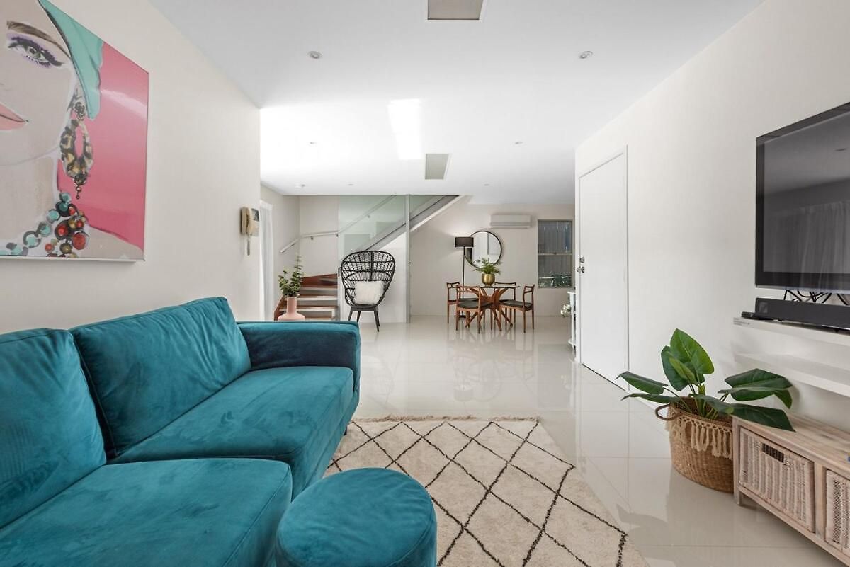 Luxe Inner-city With Views - Teneriffe Holiday home Brisbane