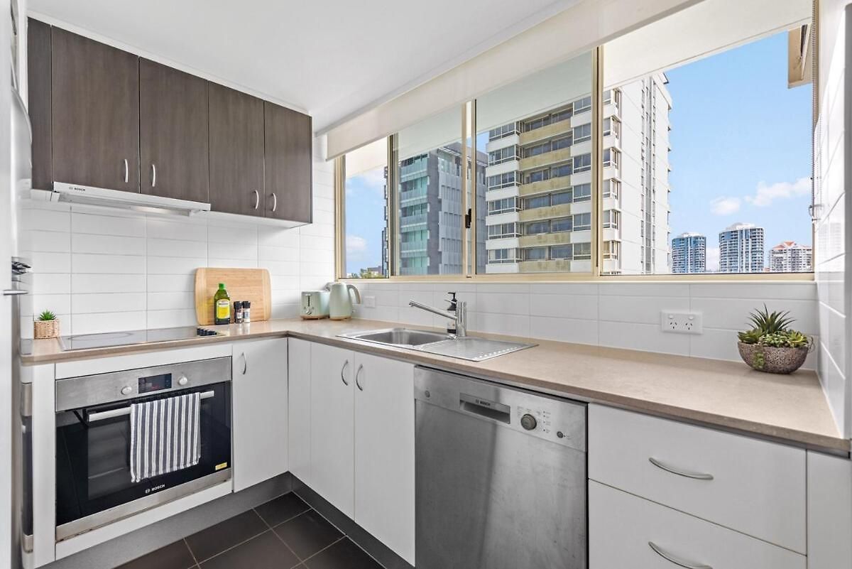 Wow - Skyline City, Water And Story Bridge Views *