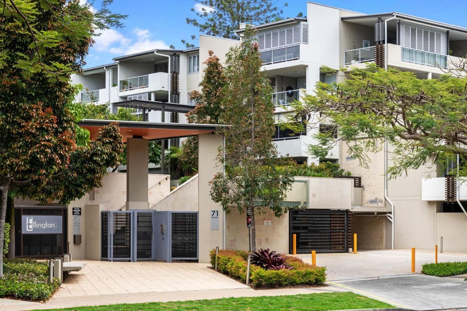 Spacious And Leafy With Pool And Parking - Walk To River * Brisbane