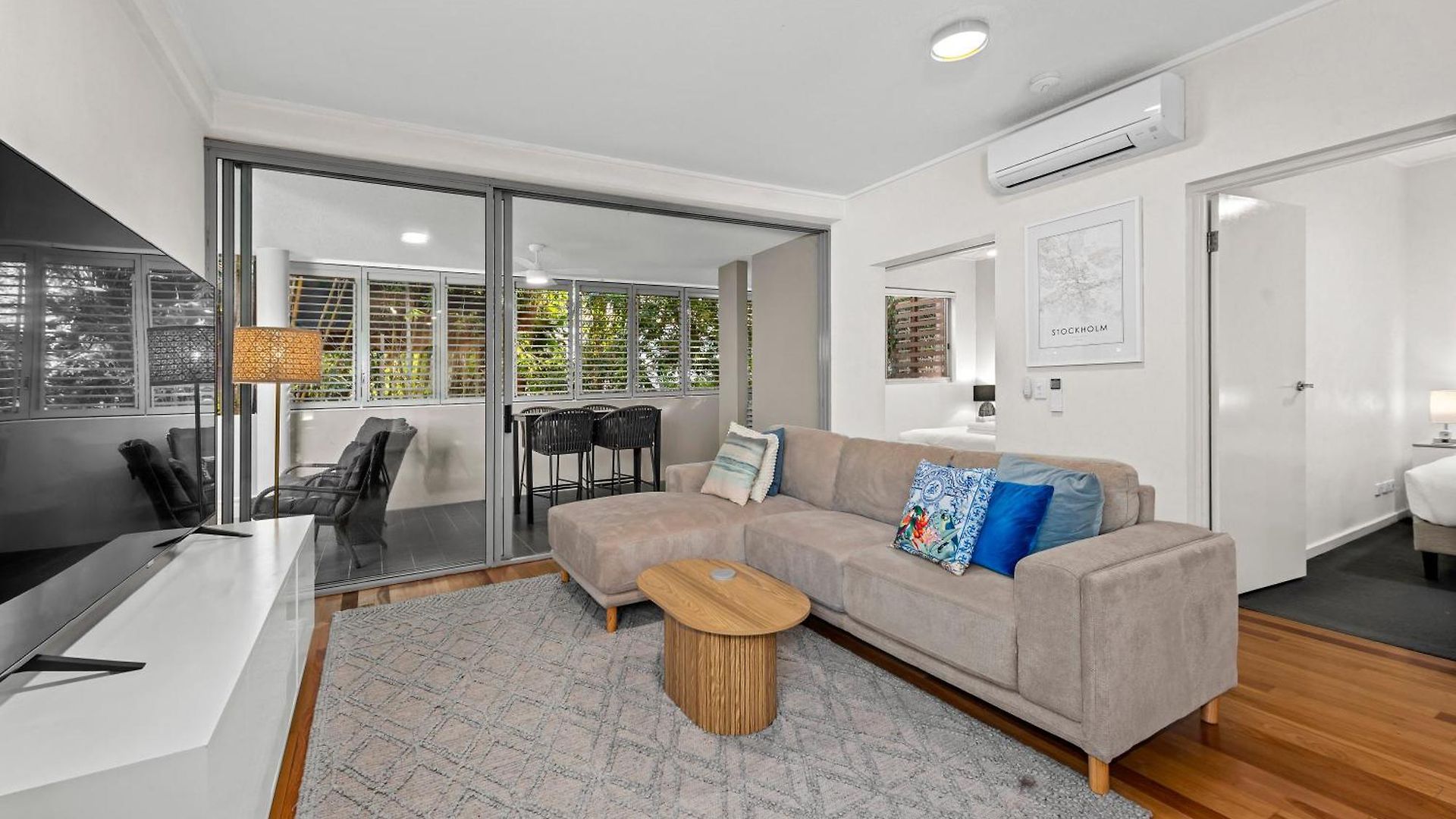 Apartment Spacious And Leafy With Pool And Parking - Walk To River Brisbane