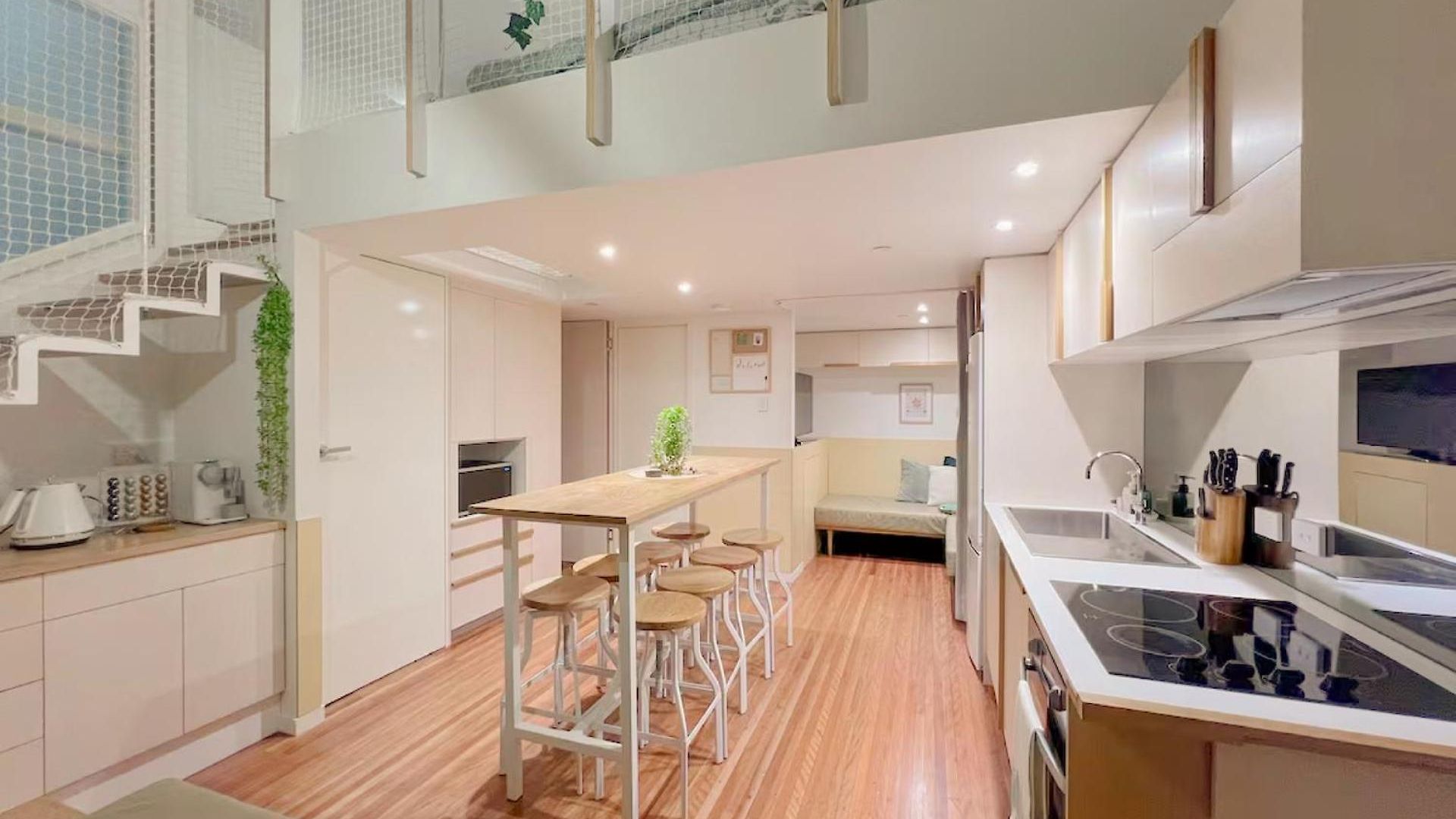 The New Yorker Loft Cbd Sleeps 5 Apartment