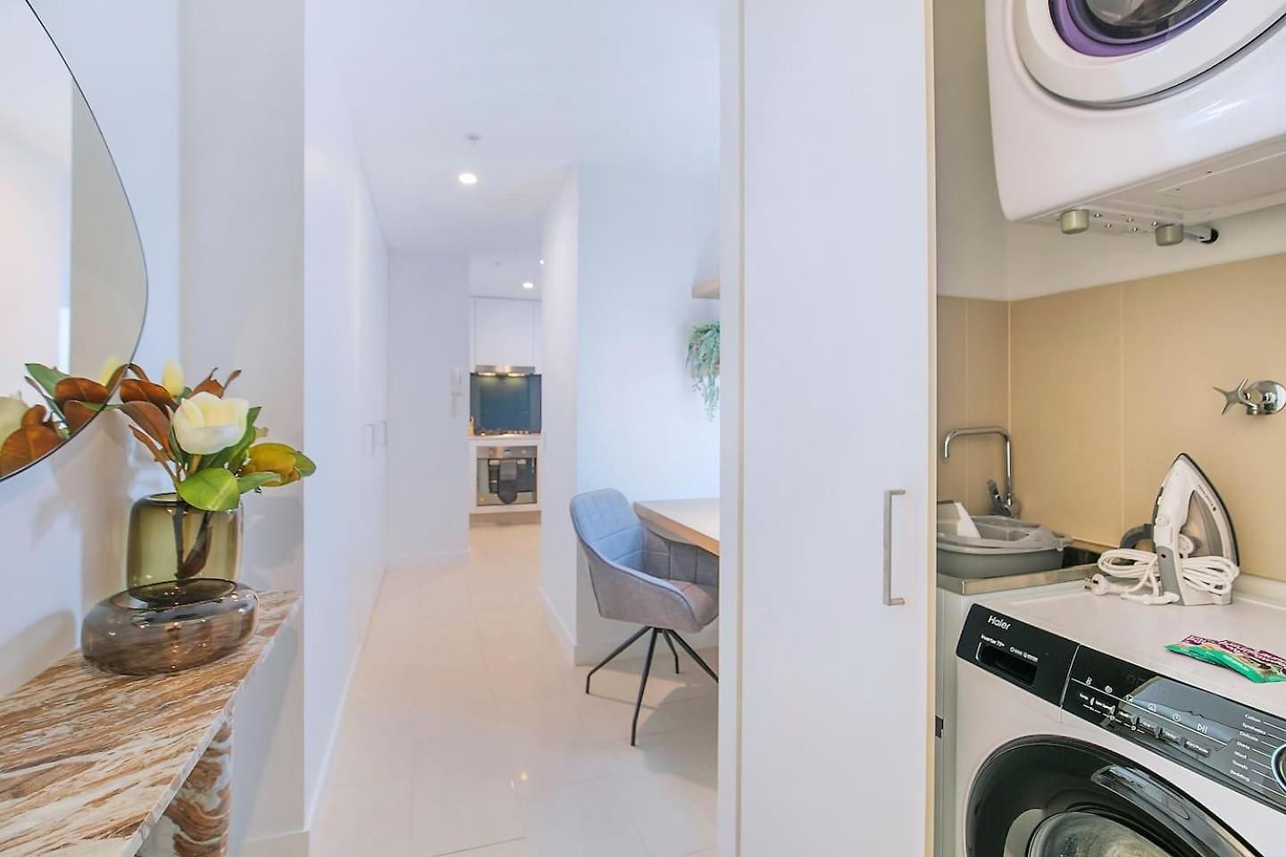 'oliva On Brookes' Chic Inner-city Escape With Pool