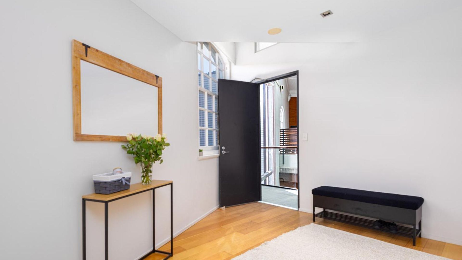 Stylish Heritage 2br Loft Near And River With Pool And Free Parking Brisbane