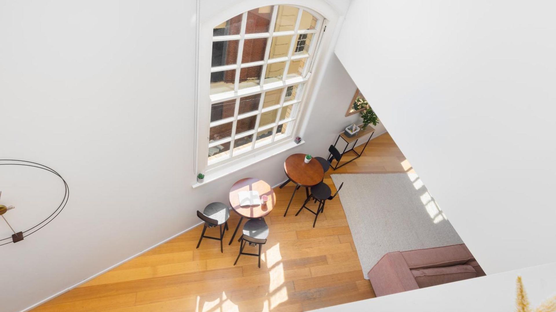 Stylish Heritage 2br Loft Near And River With Pool And Free Parking *