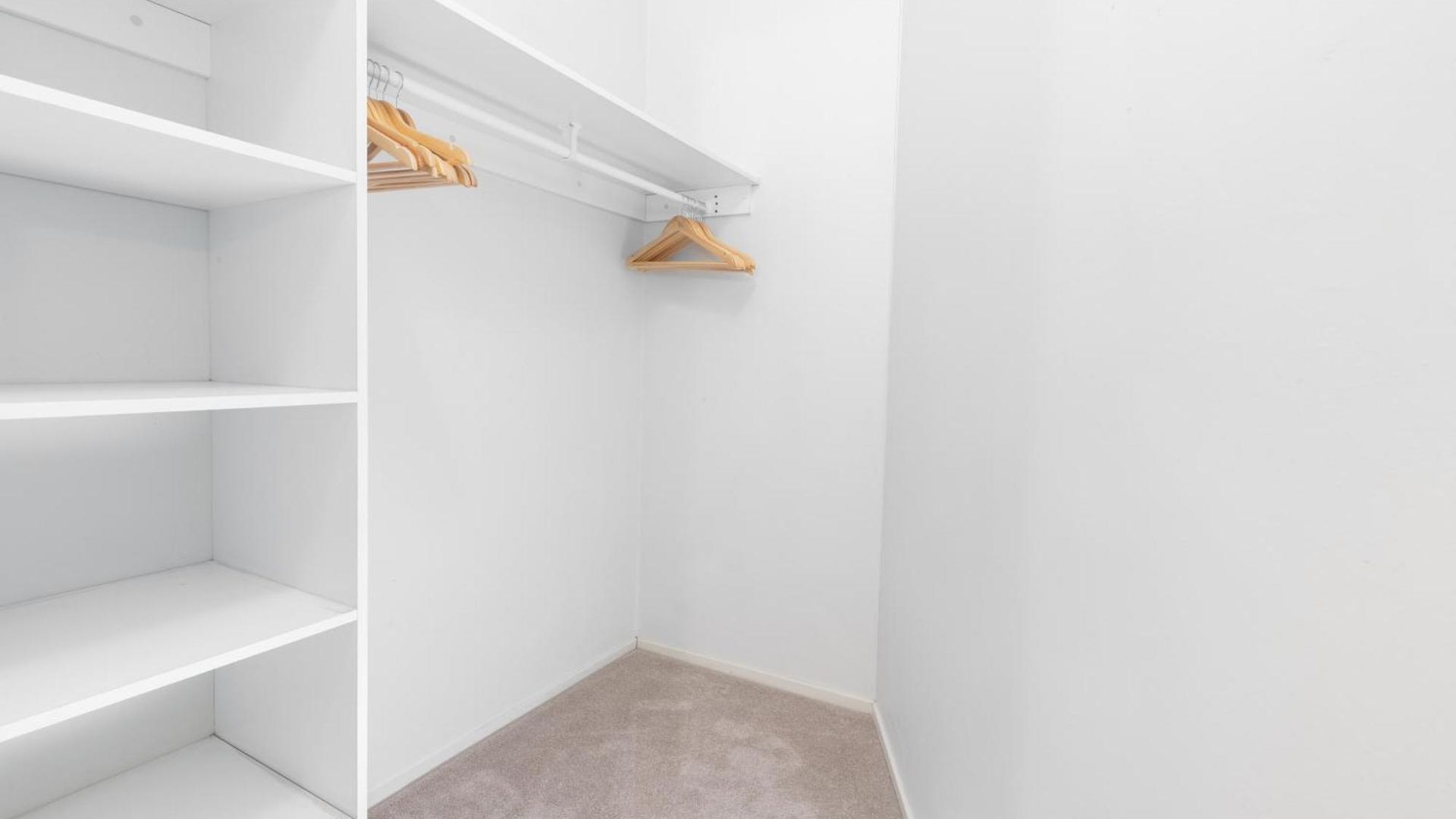 Stylish Heritage 2br Loft Near And River With Pool And Free Parking