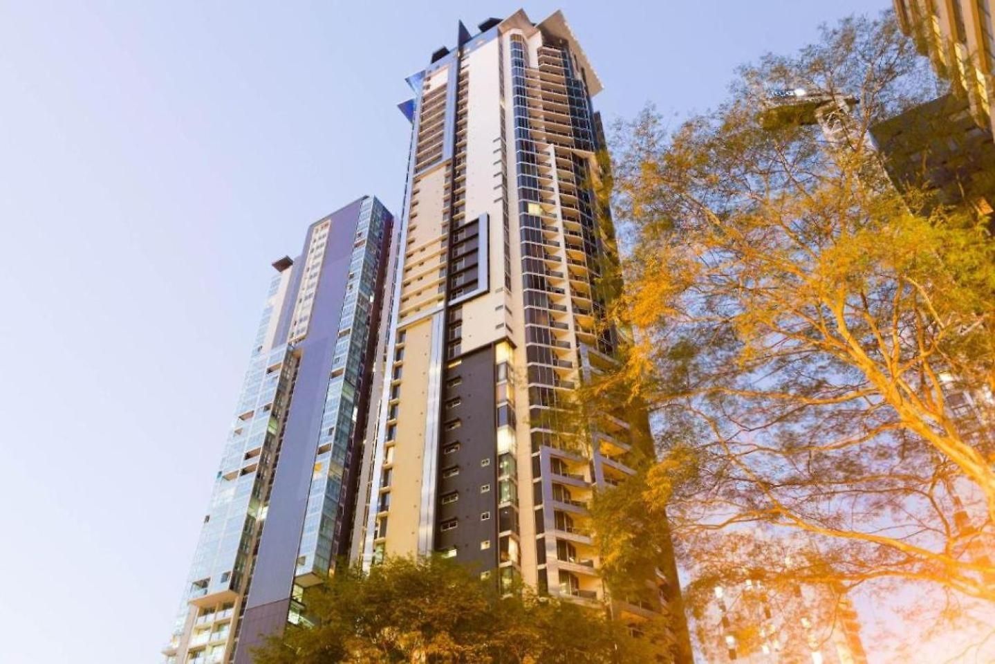 Retro Mania Cbd Sleeps 6 Car Park Included