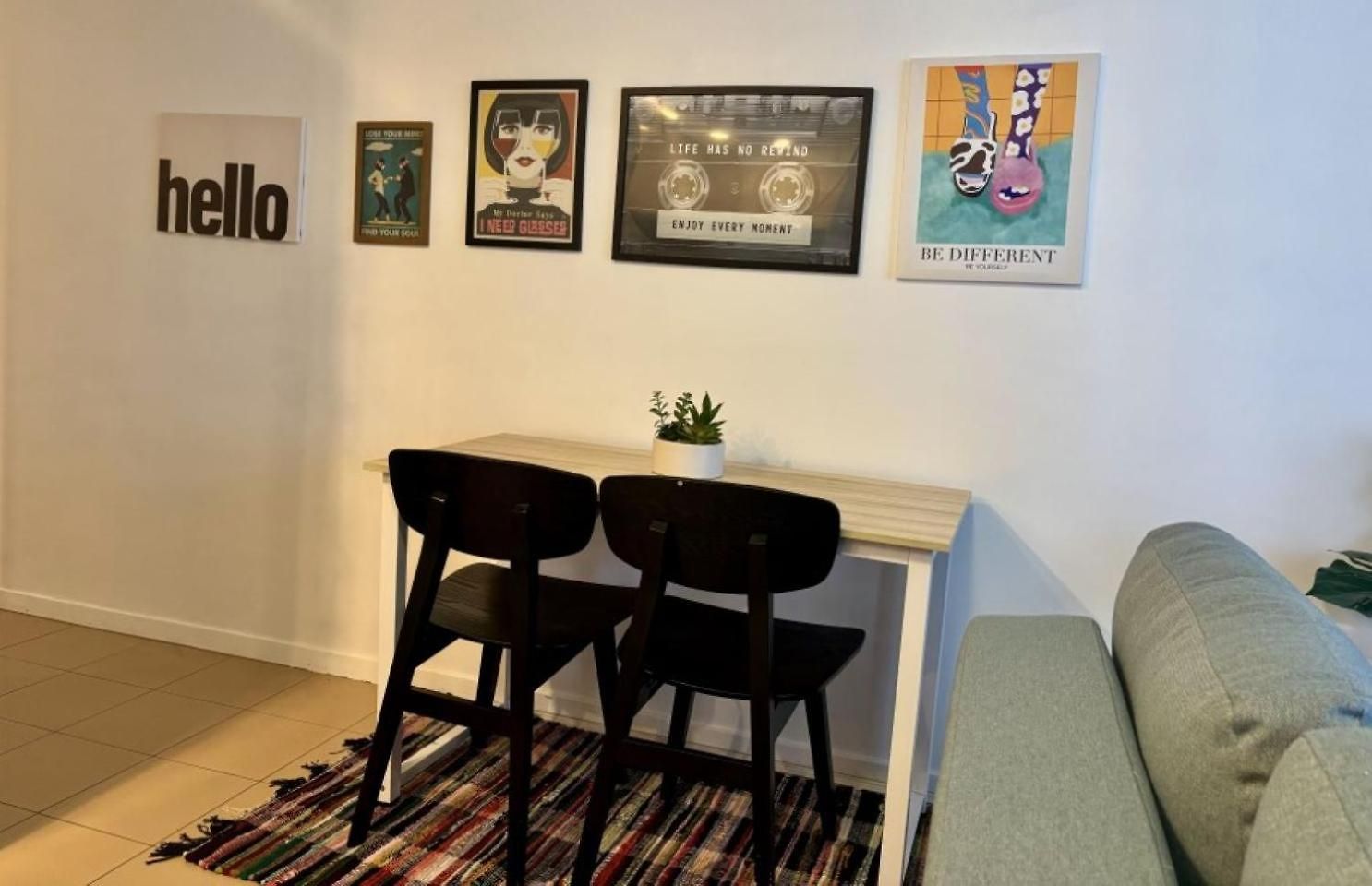 Retro Mania Cbd Sleeps 6 Car Park Included