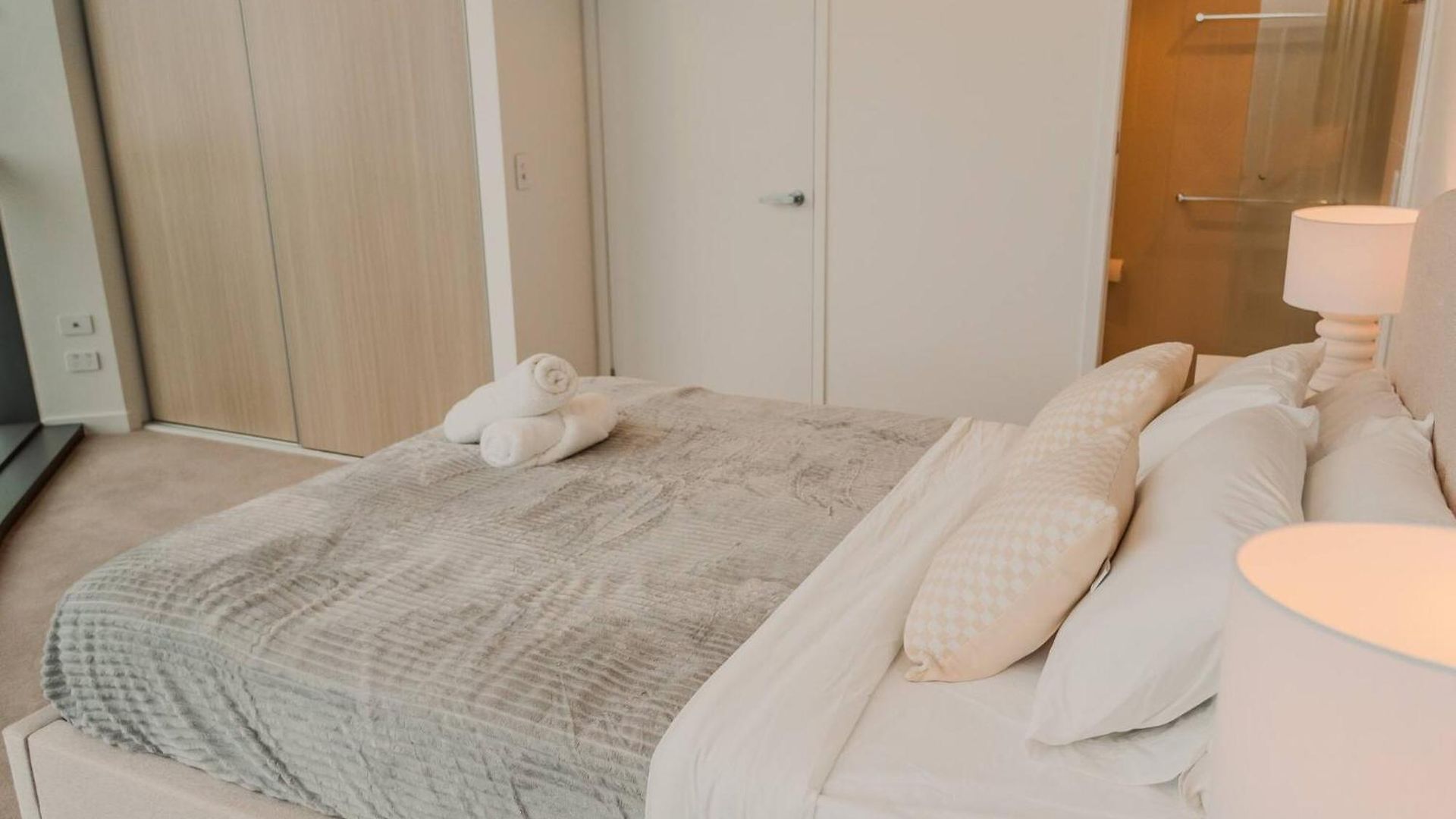 Apartment 2br Queens Wharf Level 27 Sky Deck & River View W Carpark Brisbane
