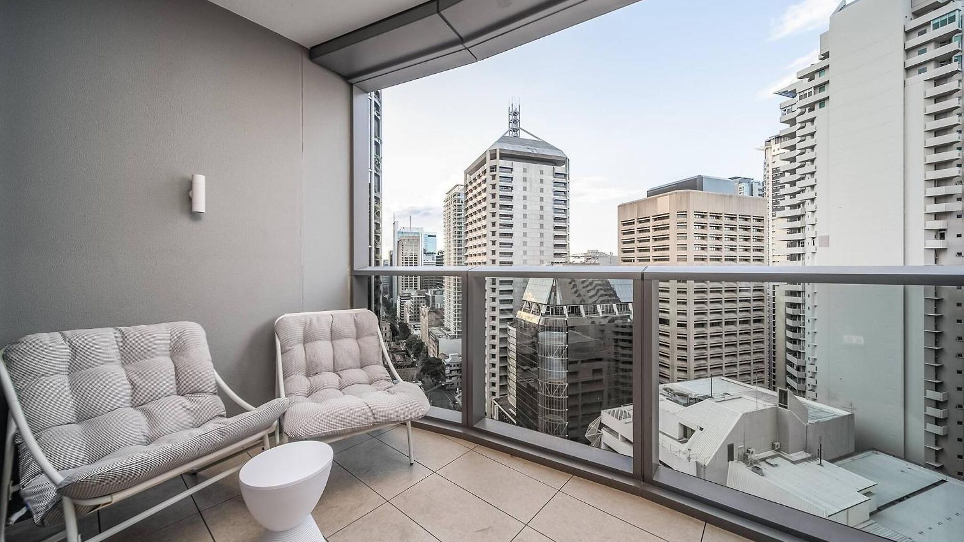 Apartment 1bd With Sofa Bed In Queen's Wharf - Level 17 With View *