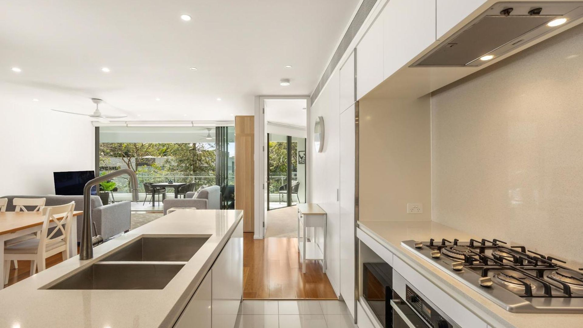 Apartment Riverside Lux 2bed 2bath Parking