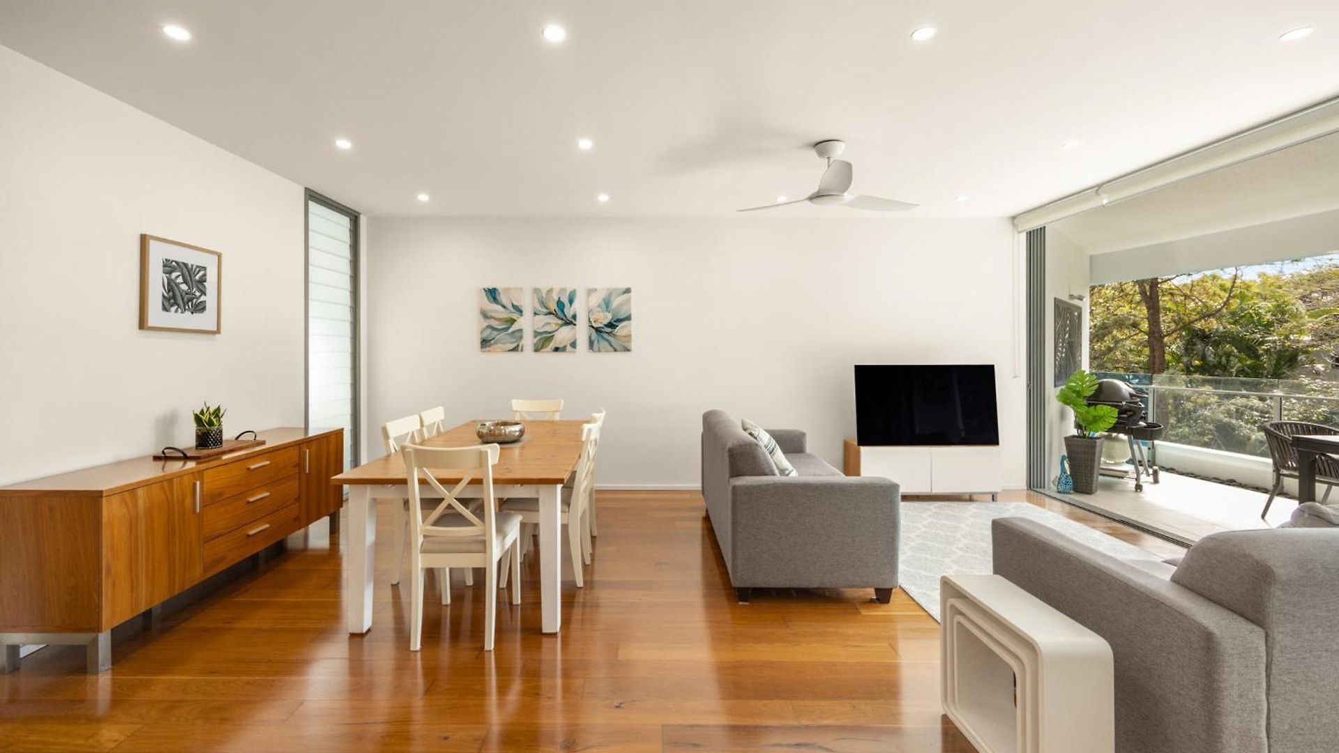 Riverside Lux 2bed 2bath Parking Brisbane