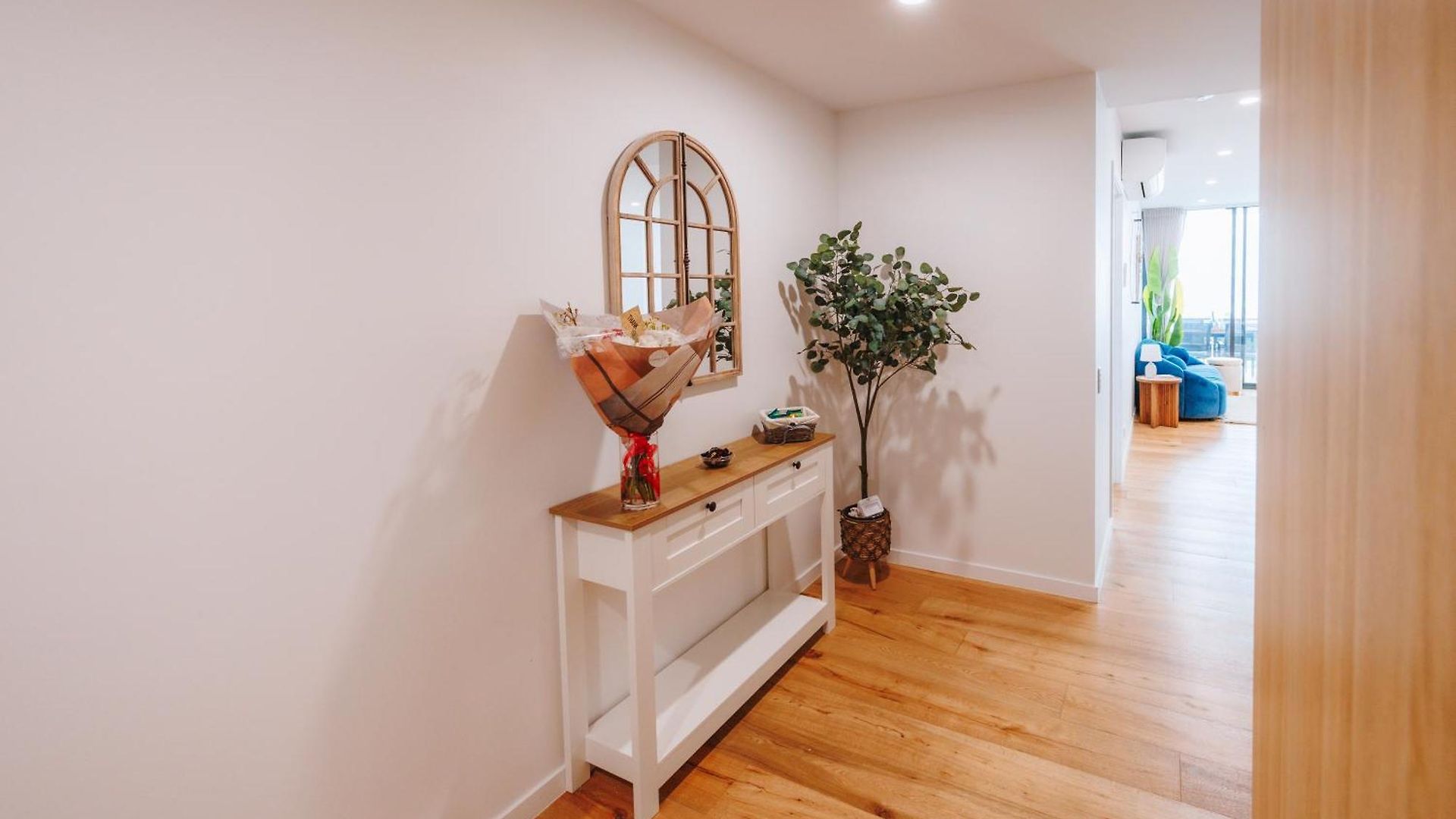 3-bedroom With Sea View, Rooftop Pool, Study & Free Parking Brisbane