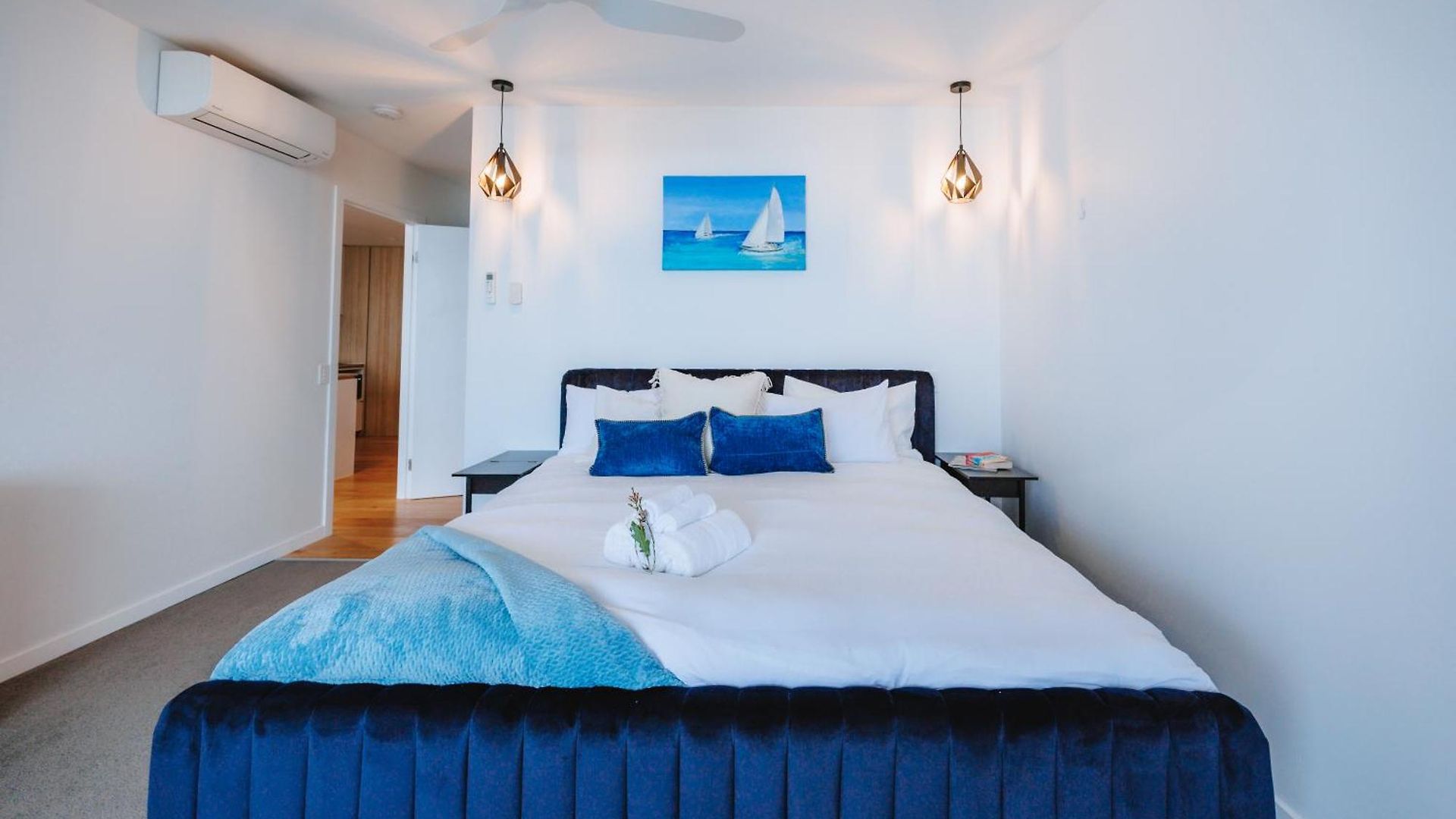 3-bedroom With Sea View, Rooftop Pool, Study & Free Parking Brisbane