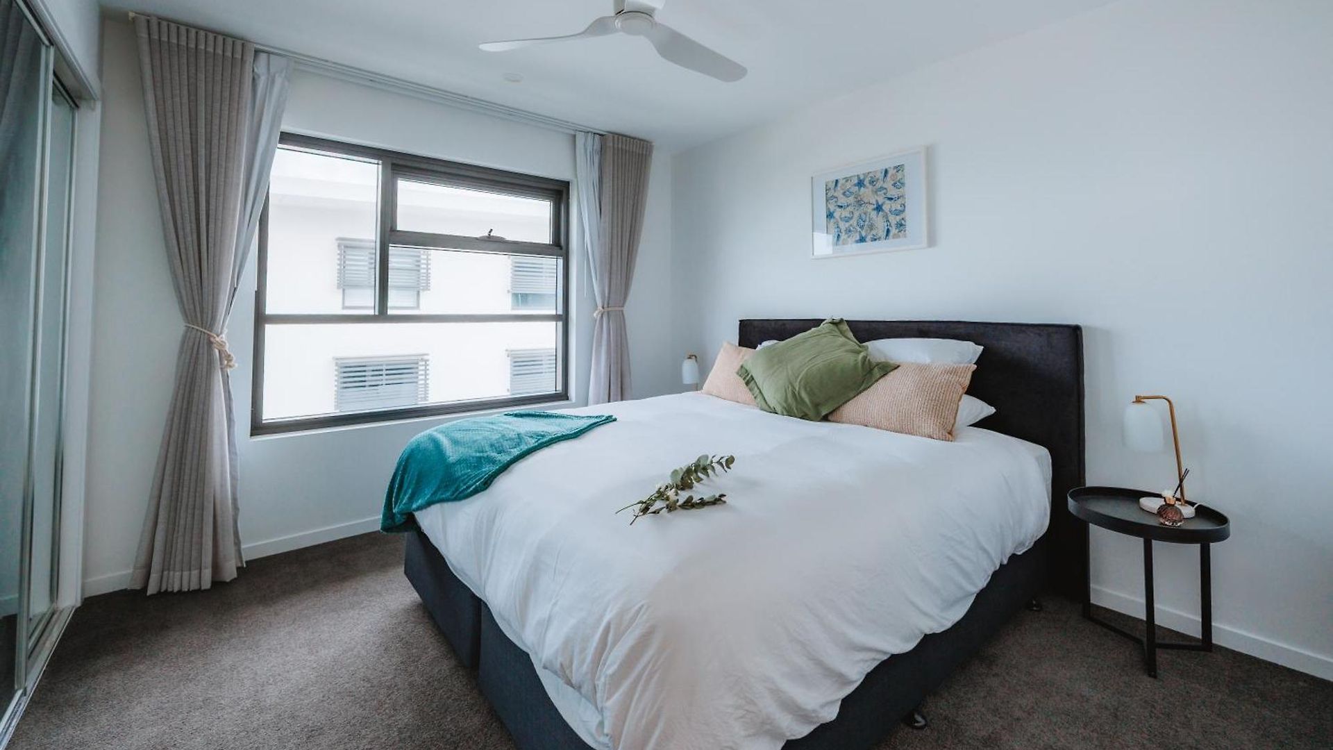 3-bedroom With Sea View, Rooftop Pool, Study & Free Parking *