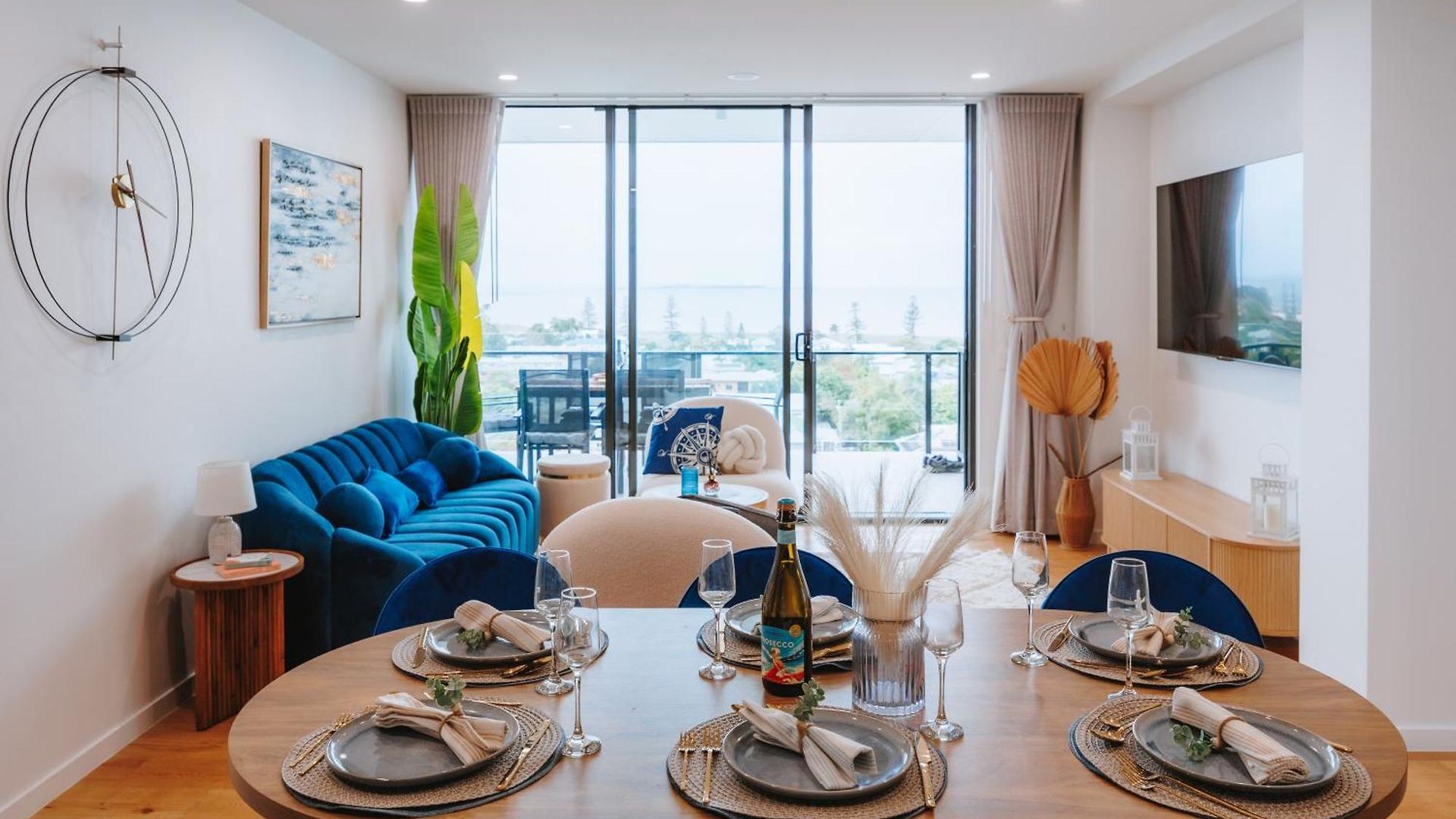 Apartment 3-bedroom With Sea View, Rooftop Pool, Study & Free Parking