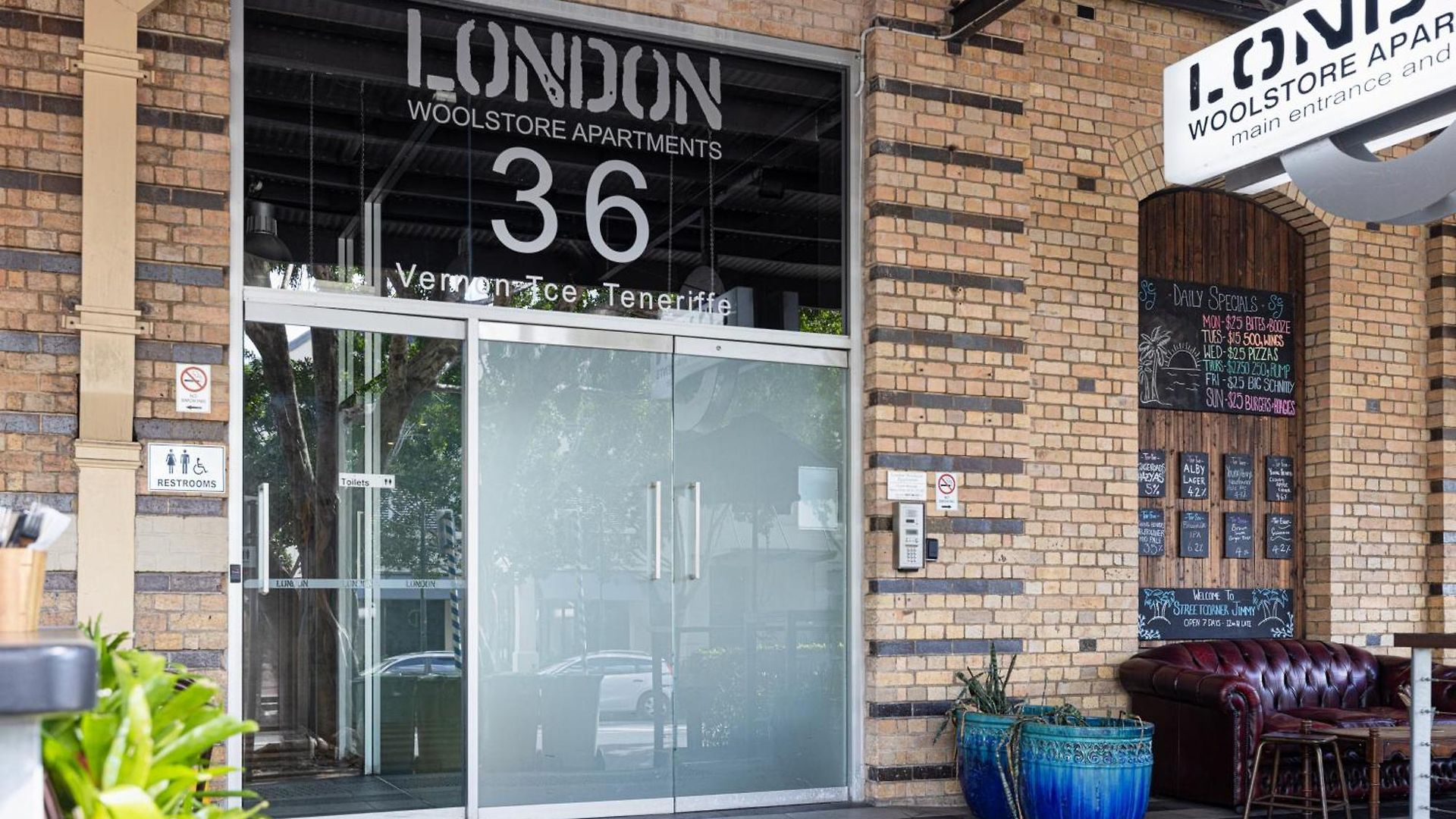 Stylish Heritage 2br Loft Near And River With Pool And Free Parking Apartment Brisbane