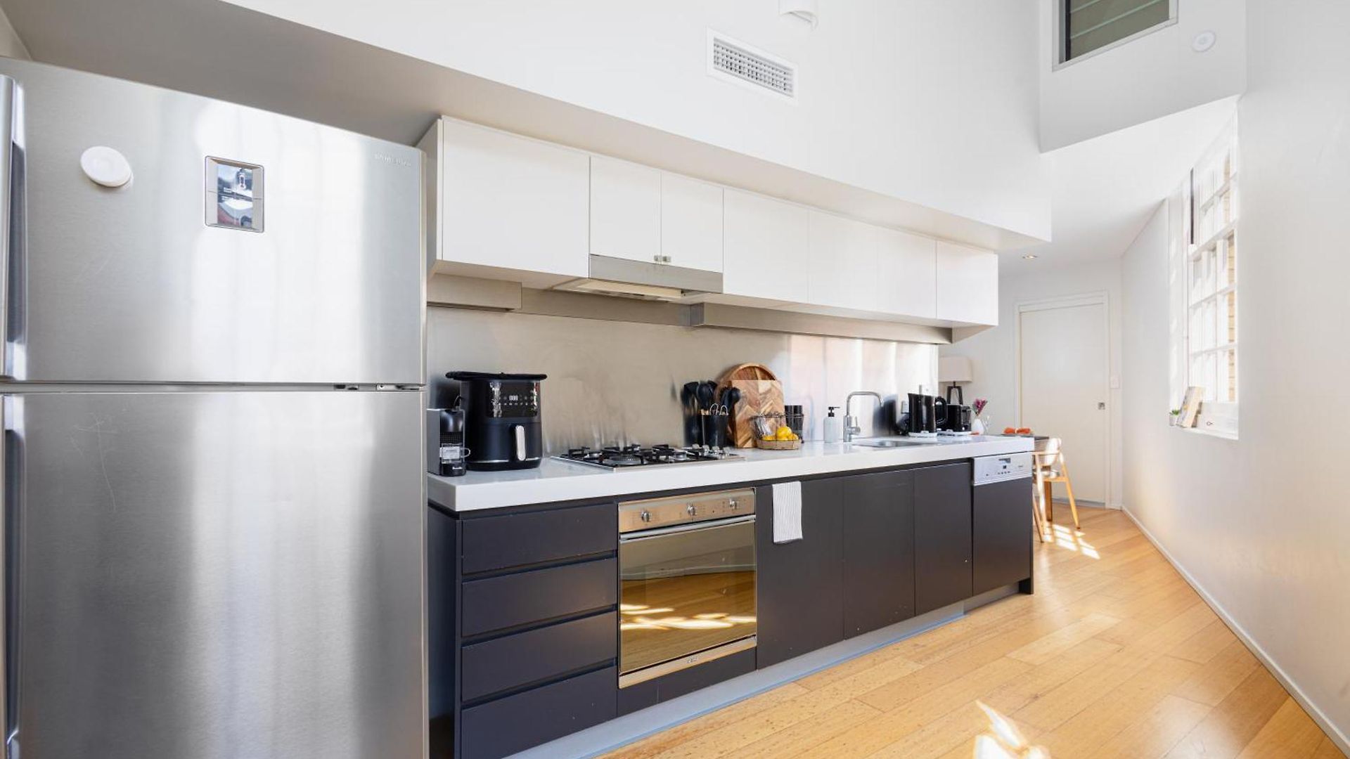 Stylish Heritage 2br Loft Near And River With Pool And Free Parking Apartment