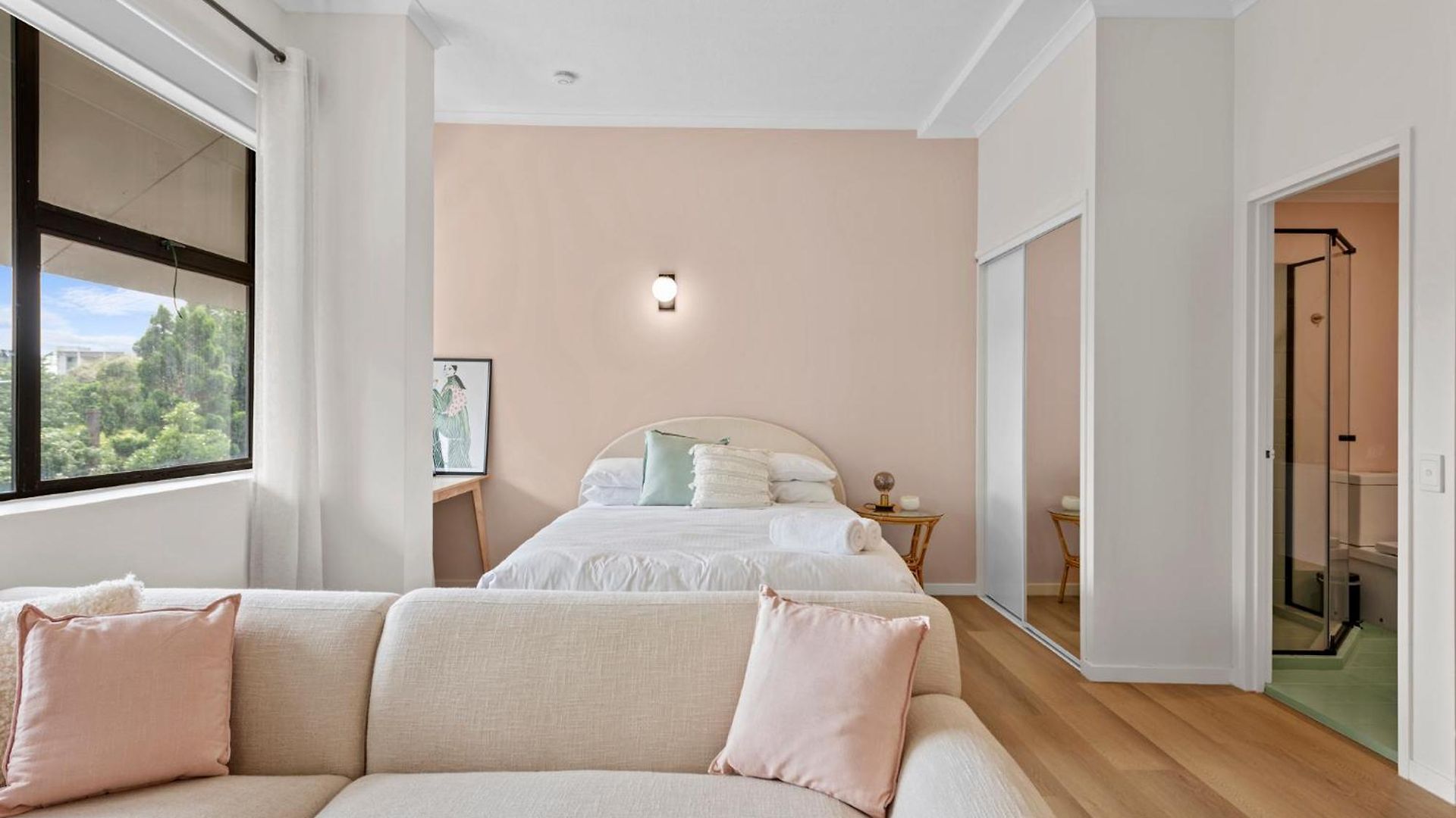 The Park Mediterranean Spring Hill Apartment *