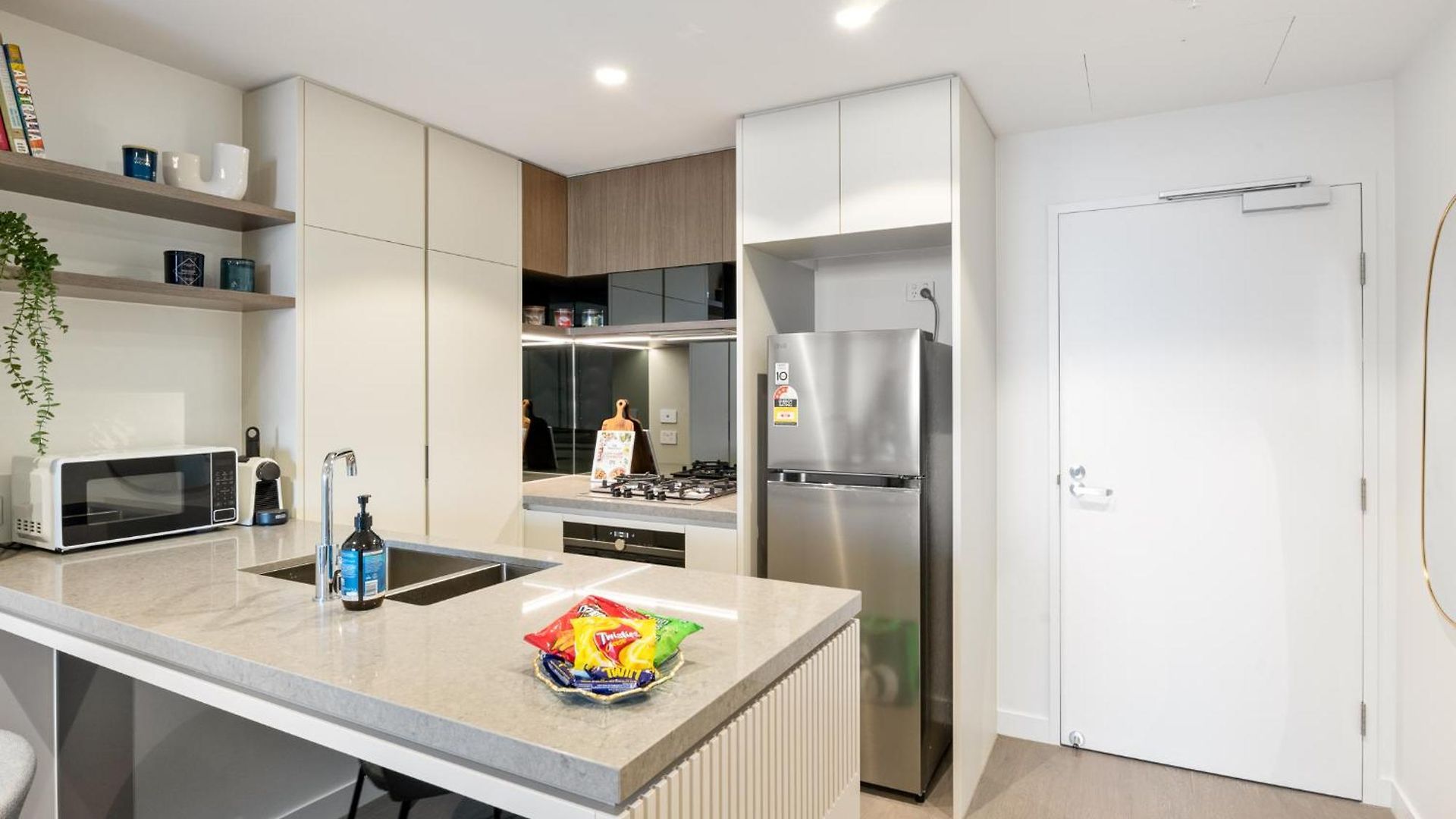 Apartment Qw Riverside Luxe By Independent Host