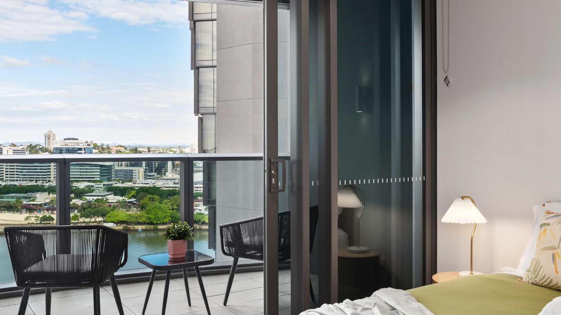 Qw Riverside Luxe By Independent Host Apartment Brisbane
