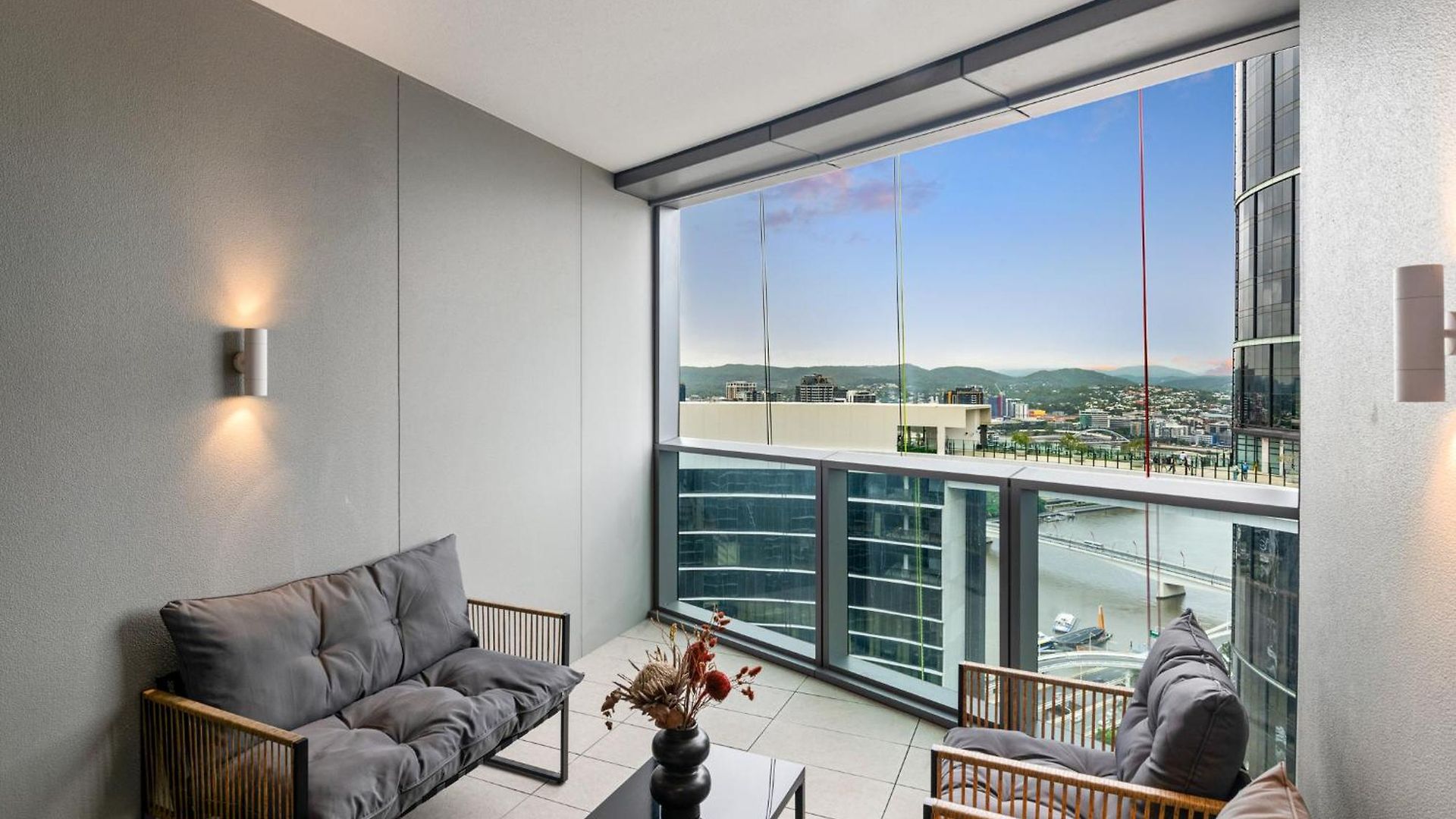 Apartment Qw Riverside Luxe By Independent Host
