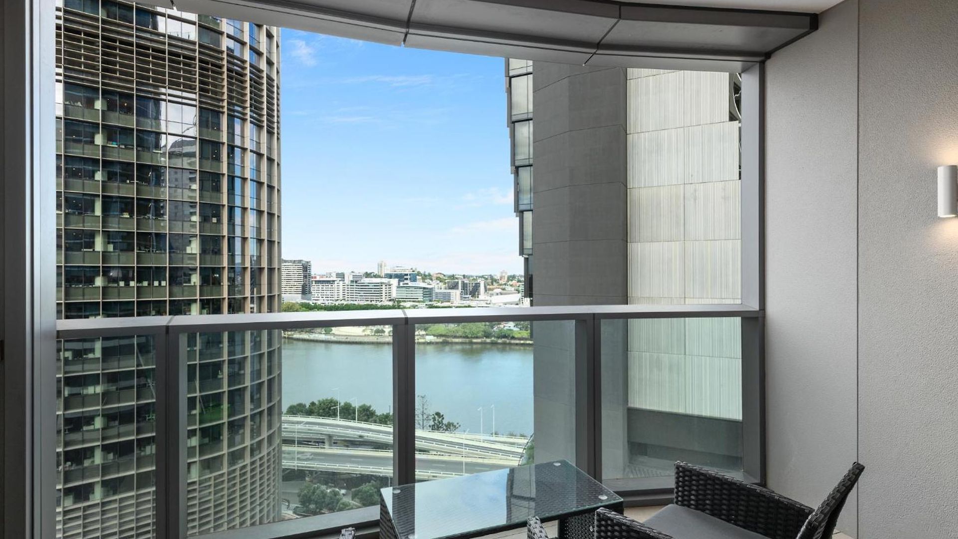 Apartment Qw Riverside Luxe By Independent Host *
