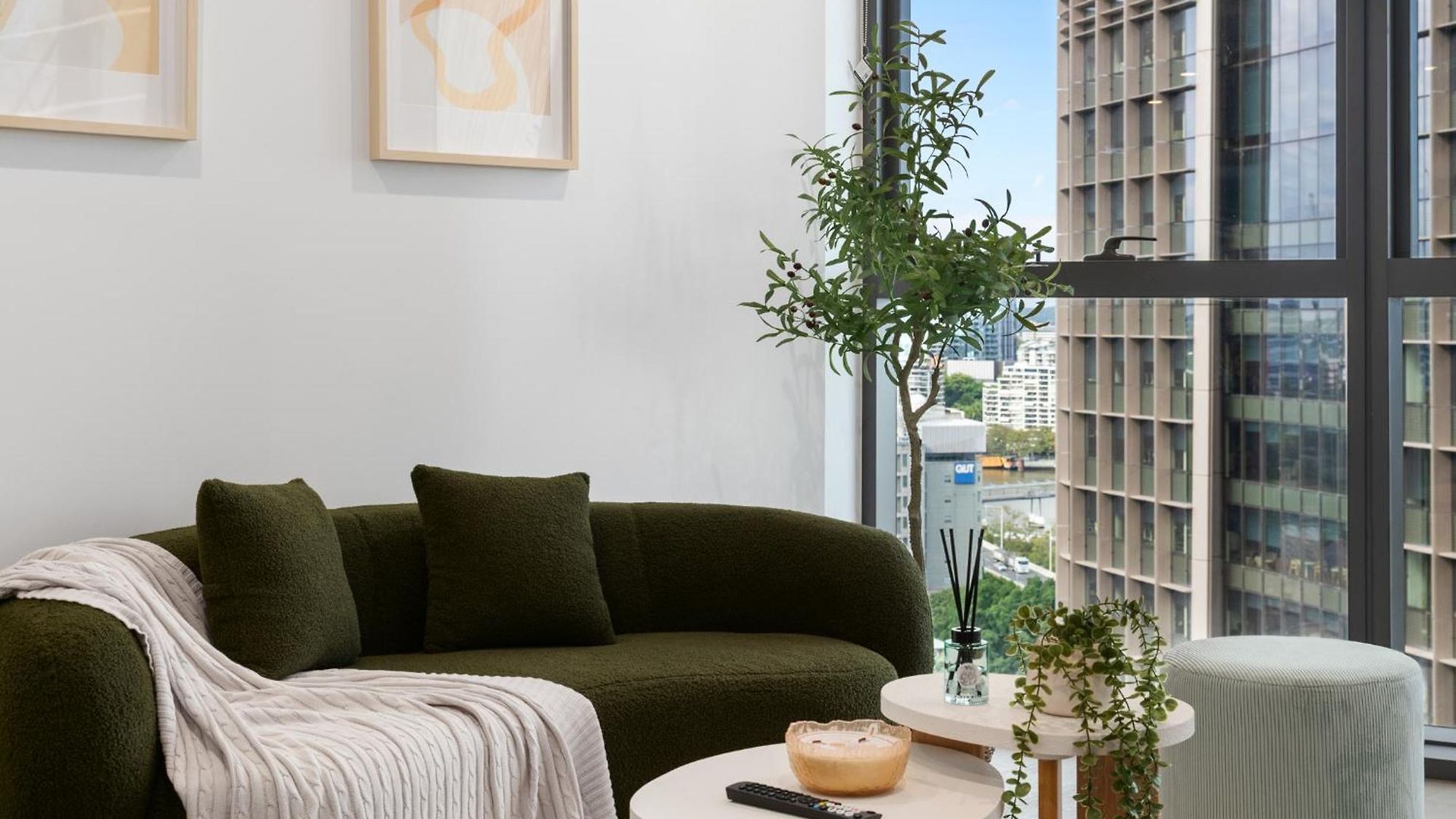 Qw Riverside Luxe By Independent Host Apartment