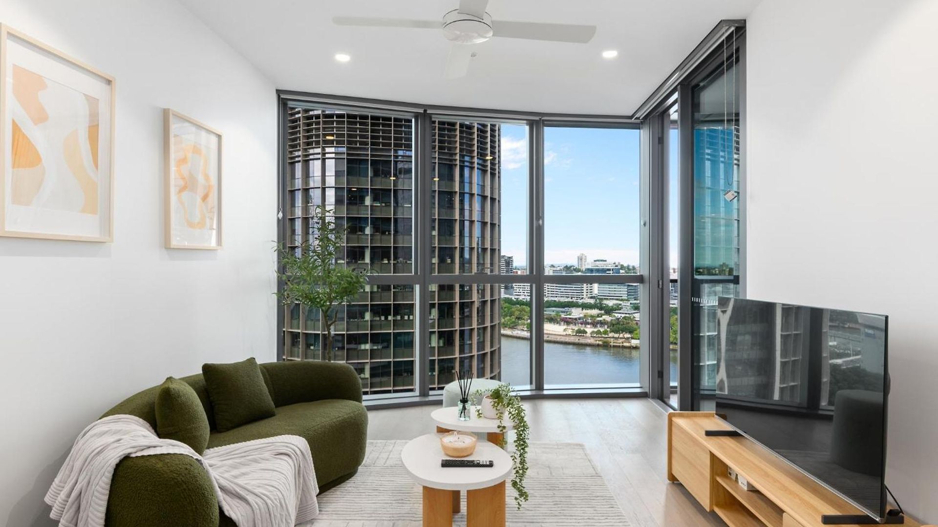 Qw Riverside Luxe By Independent Host