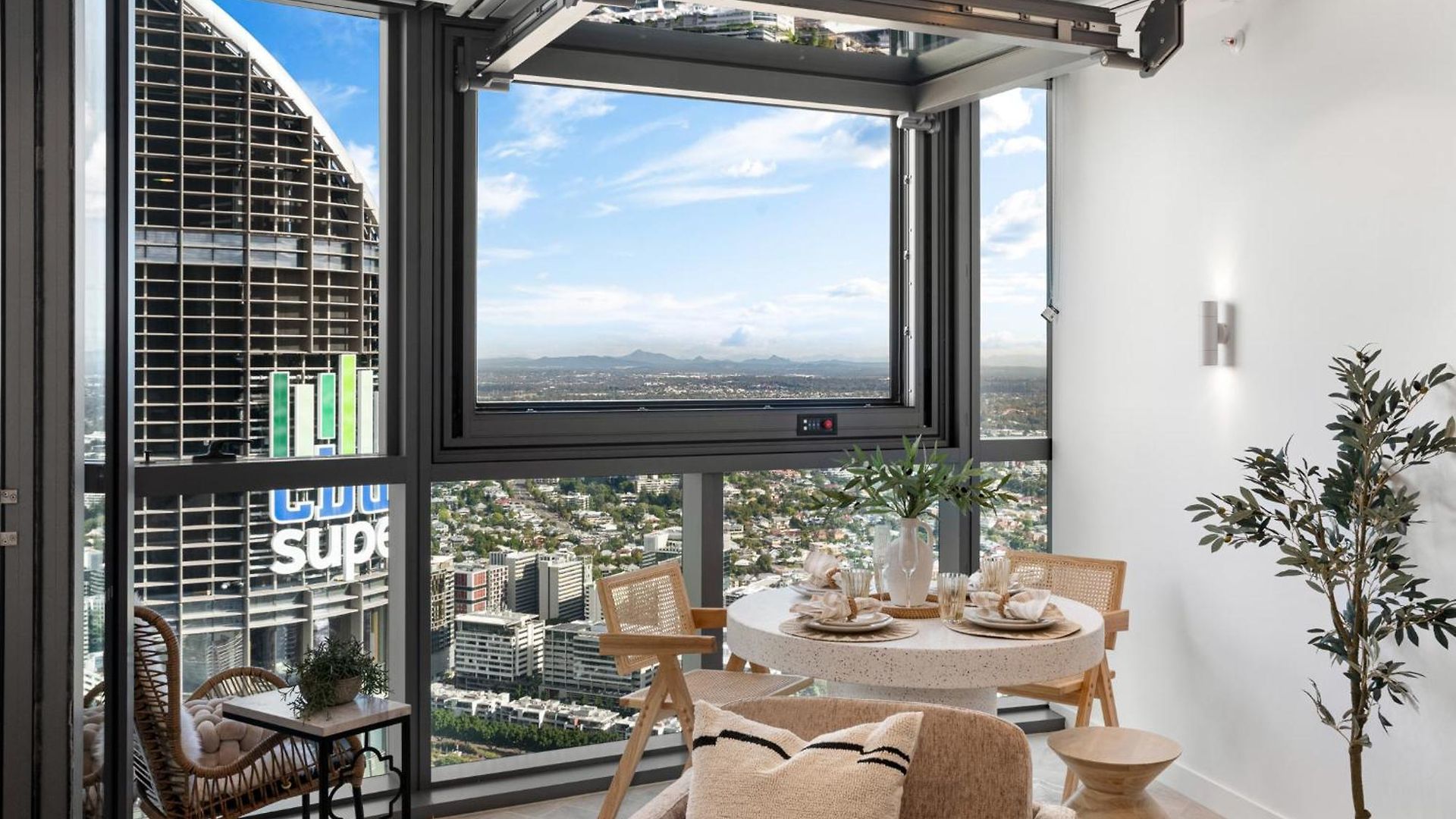 Qw Riverside Luxe By Independent Host Apartment