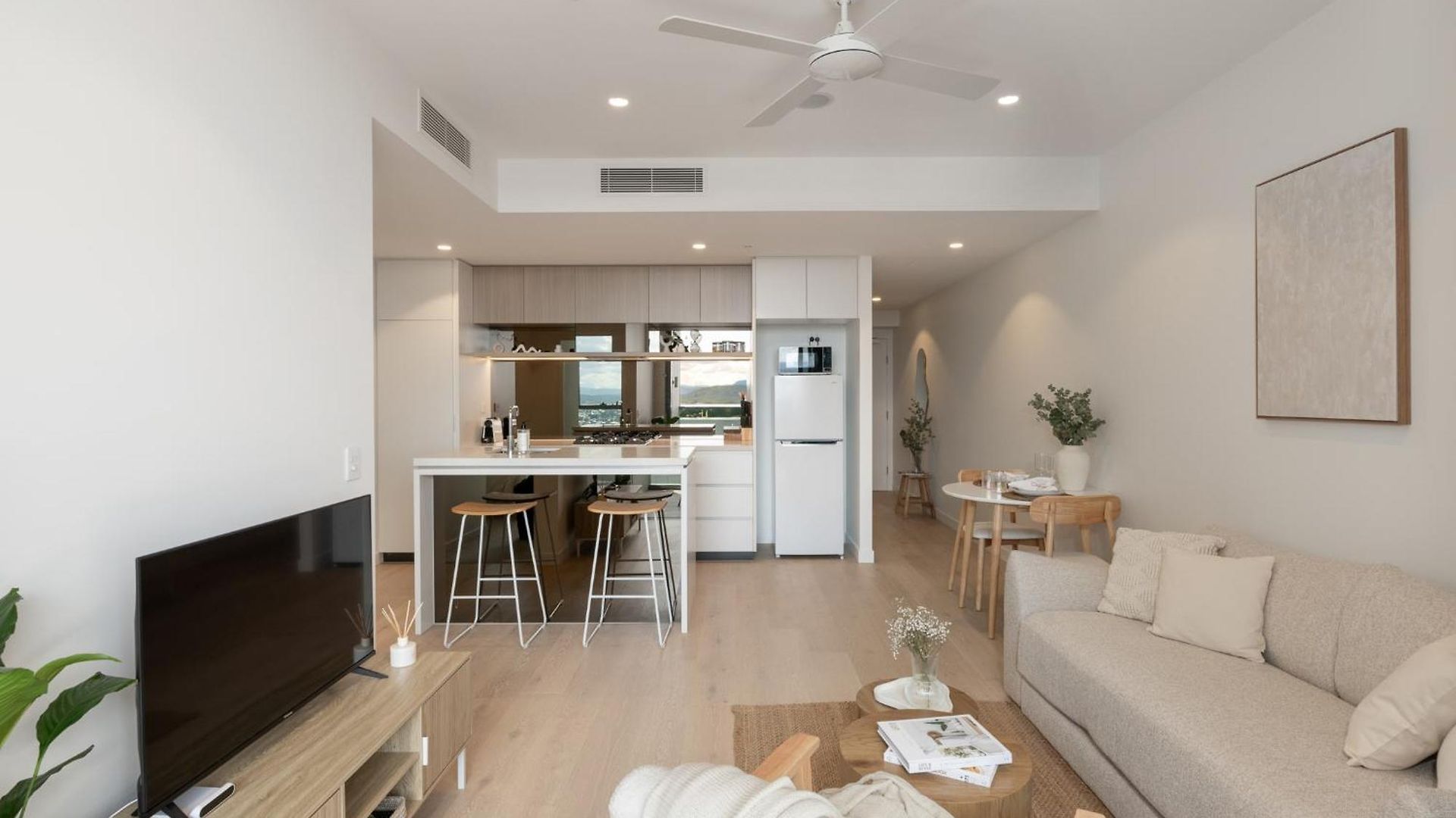 Qw Riverside Luxe By Independent Host