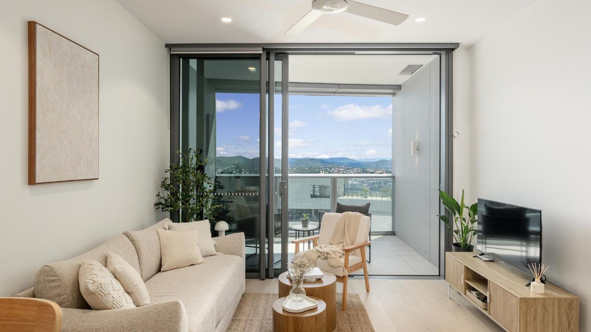 Qw Riverside Luxe By Independent Host Apartment