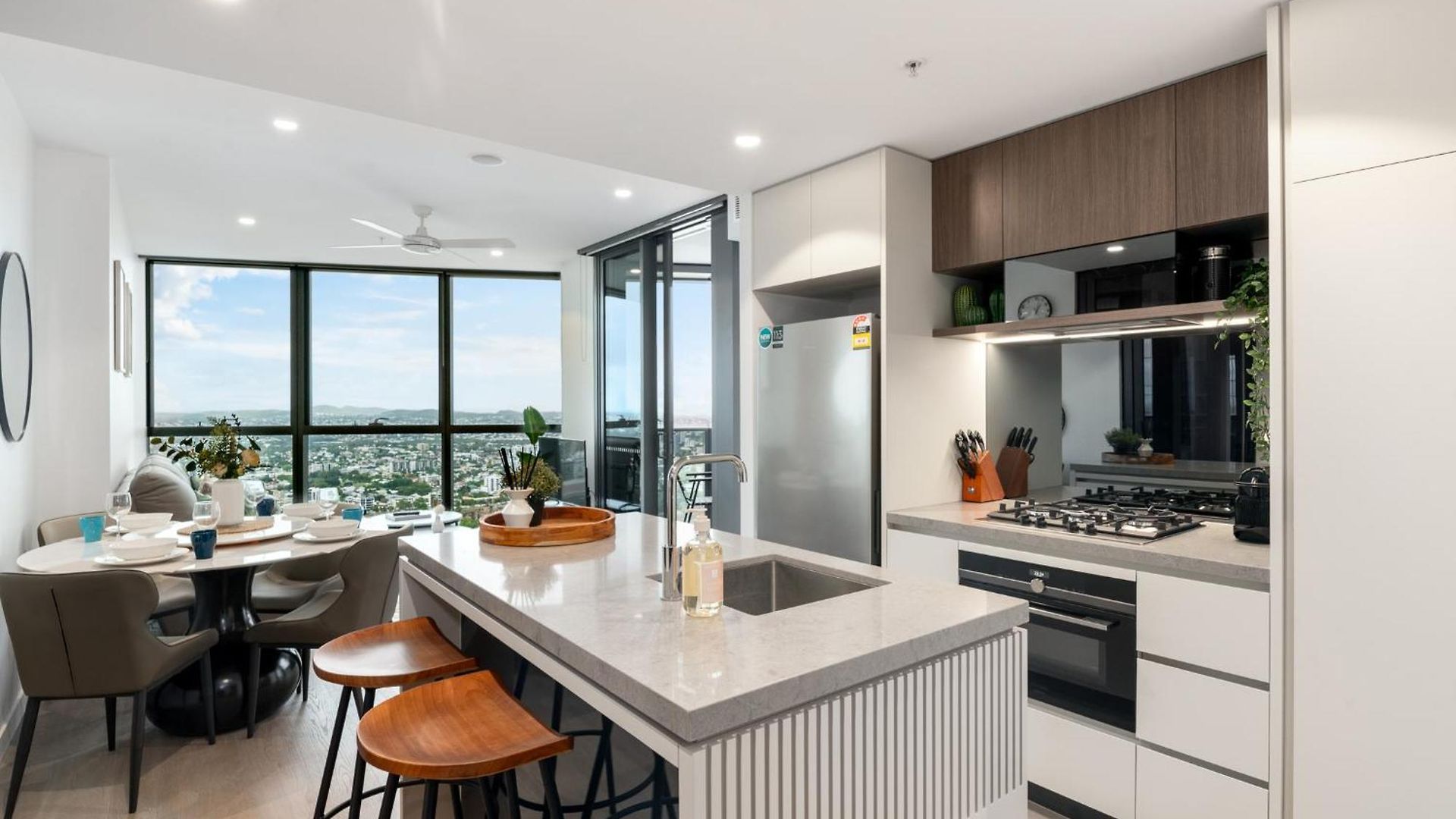 Apartment Qw Riverside Luxe By Independent Host