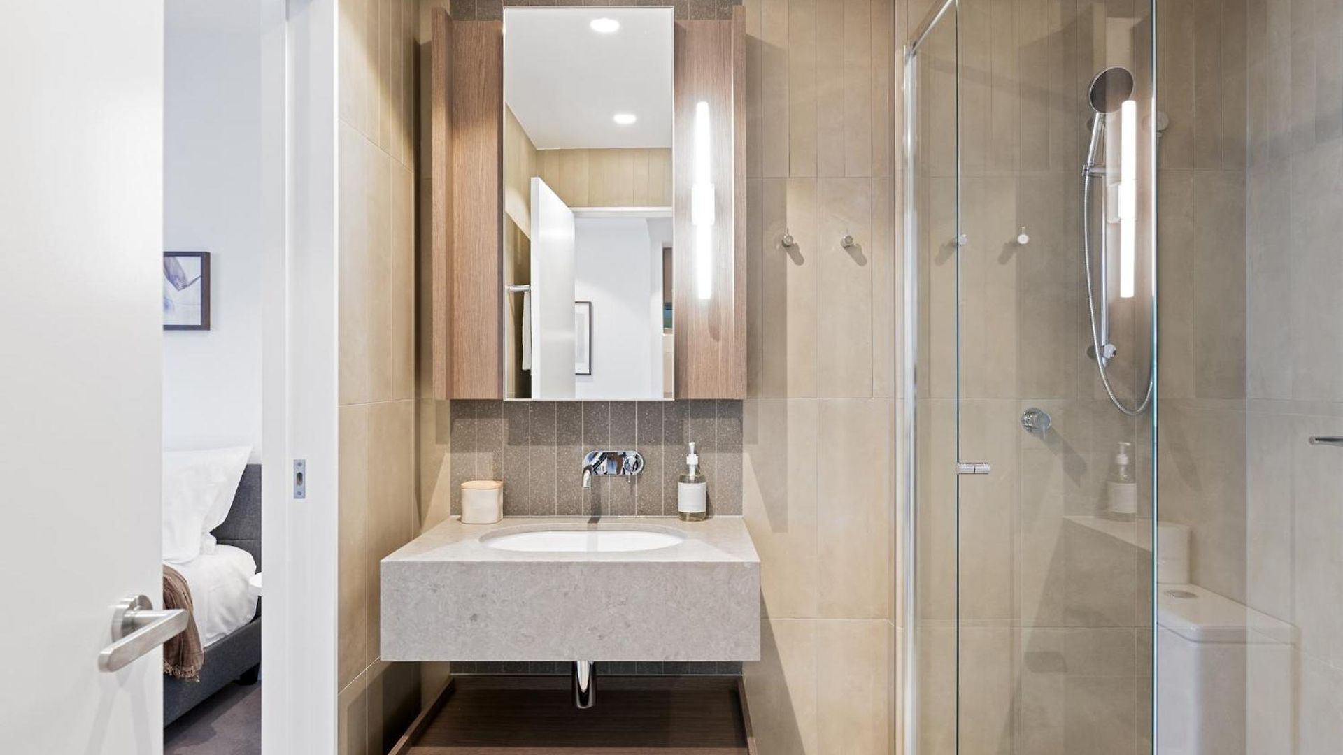 Qw Riverside Luxe By Independent Host