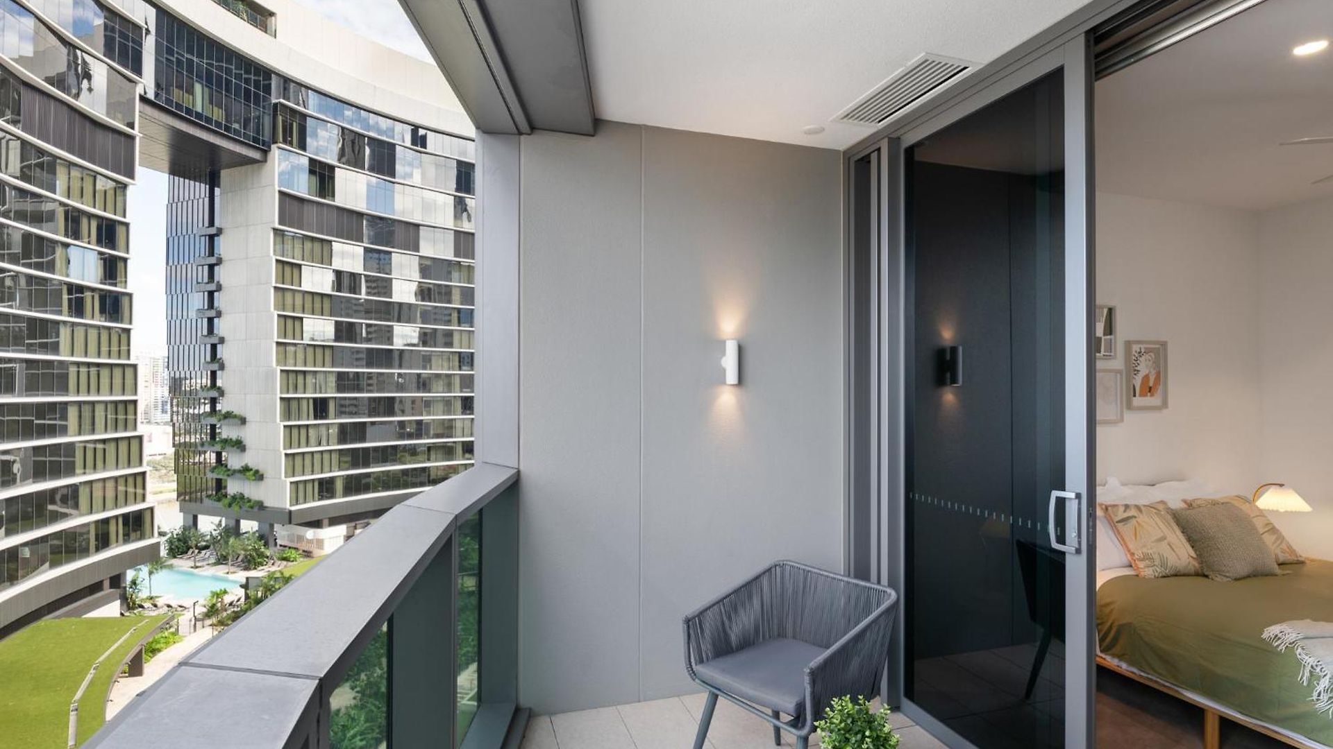 Qw Riverside Luxe By Independent Host Apartment