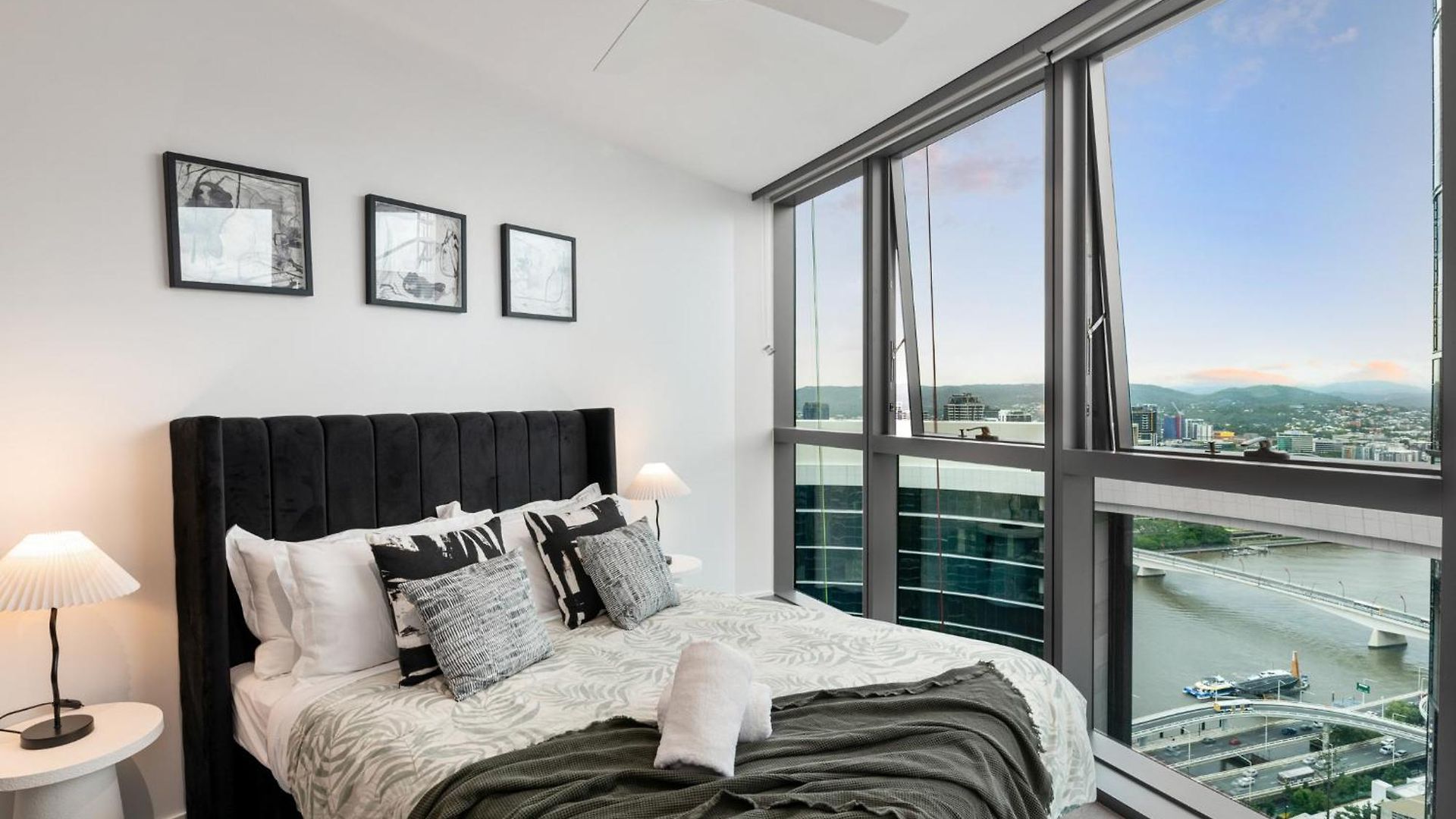 Qw Riverside Luxe By Independent Host