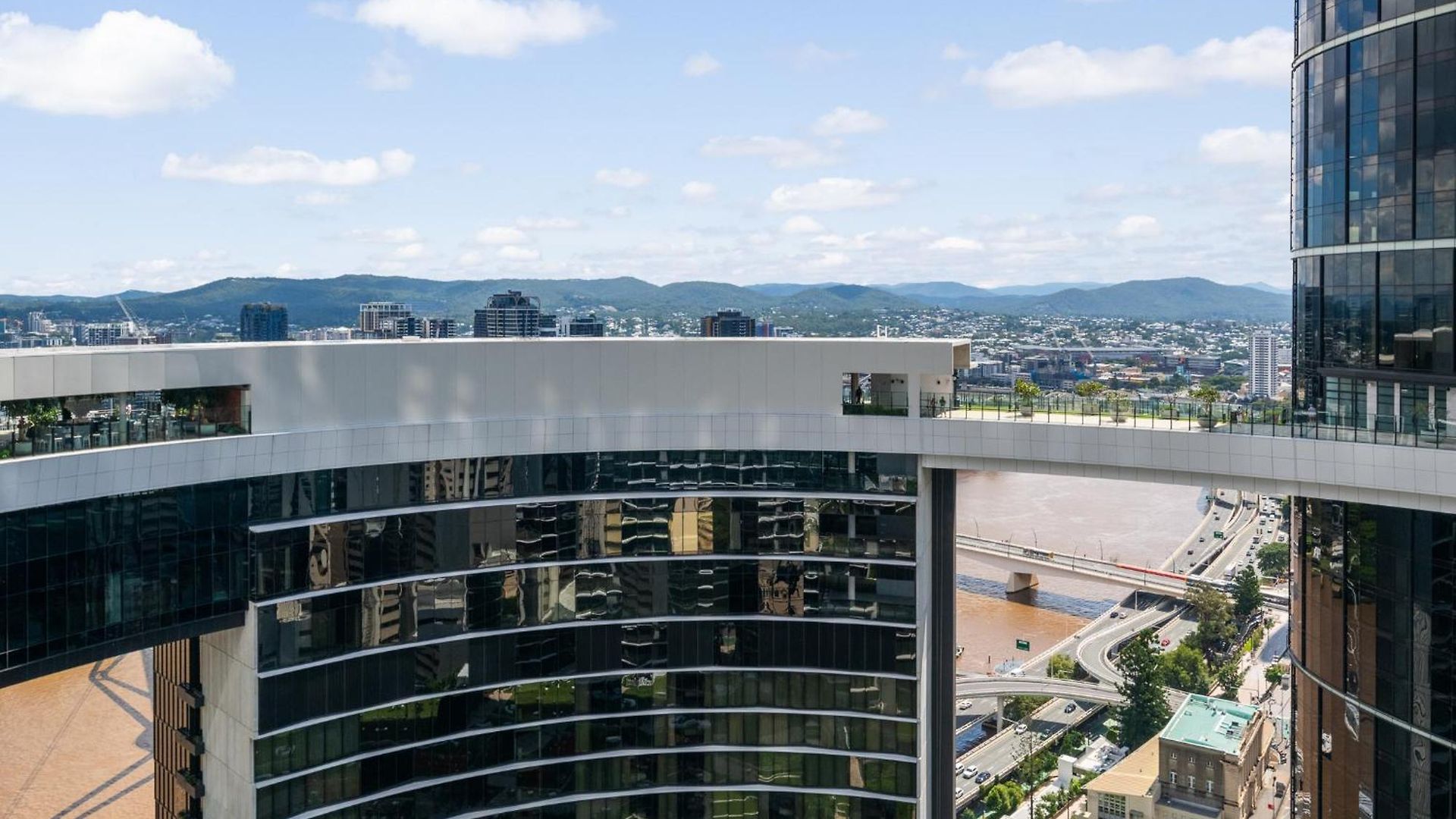 Qw Riverside Luxe By Independent Host