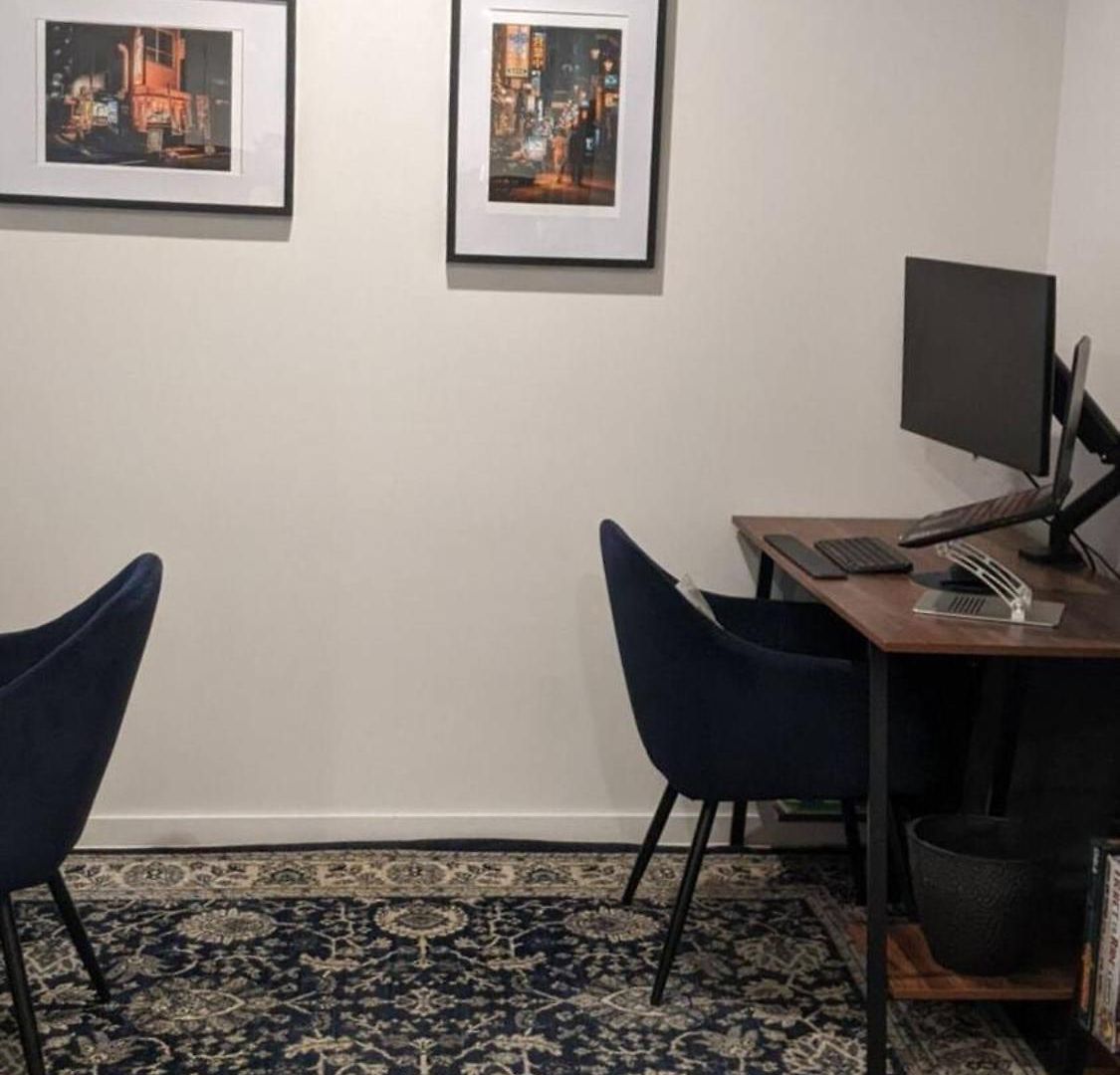 Located Within Walking Distance Of Great Breweries And Restaurants *