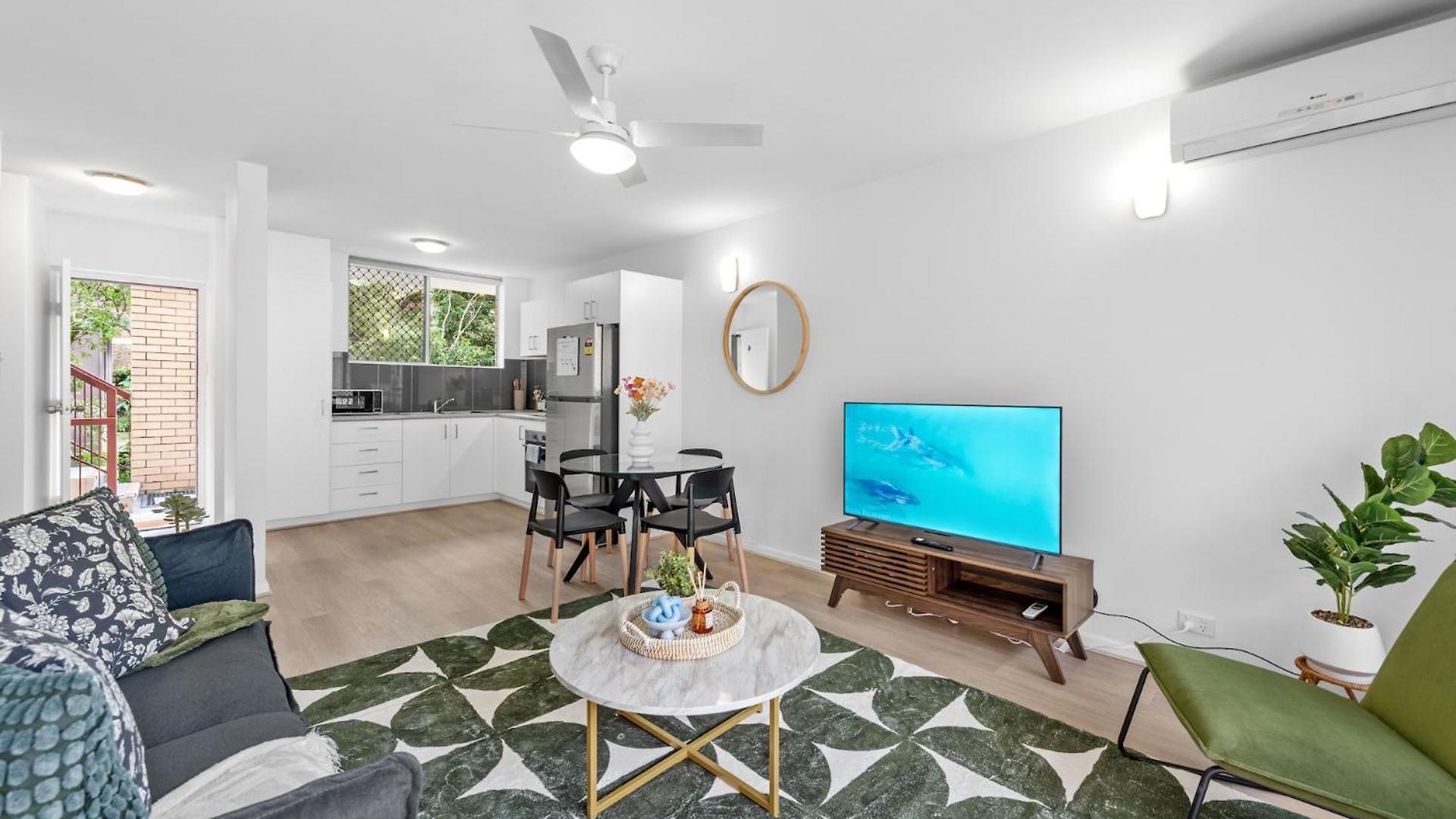 Spacious 2br Near Hospital, Qut And Cbd With Parking!