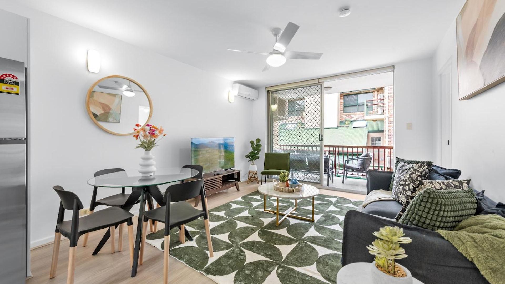 Apartment Spacious 2br Near Hospital, Qut And Cbd With Parking!